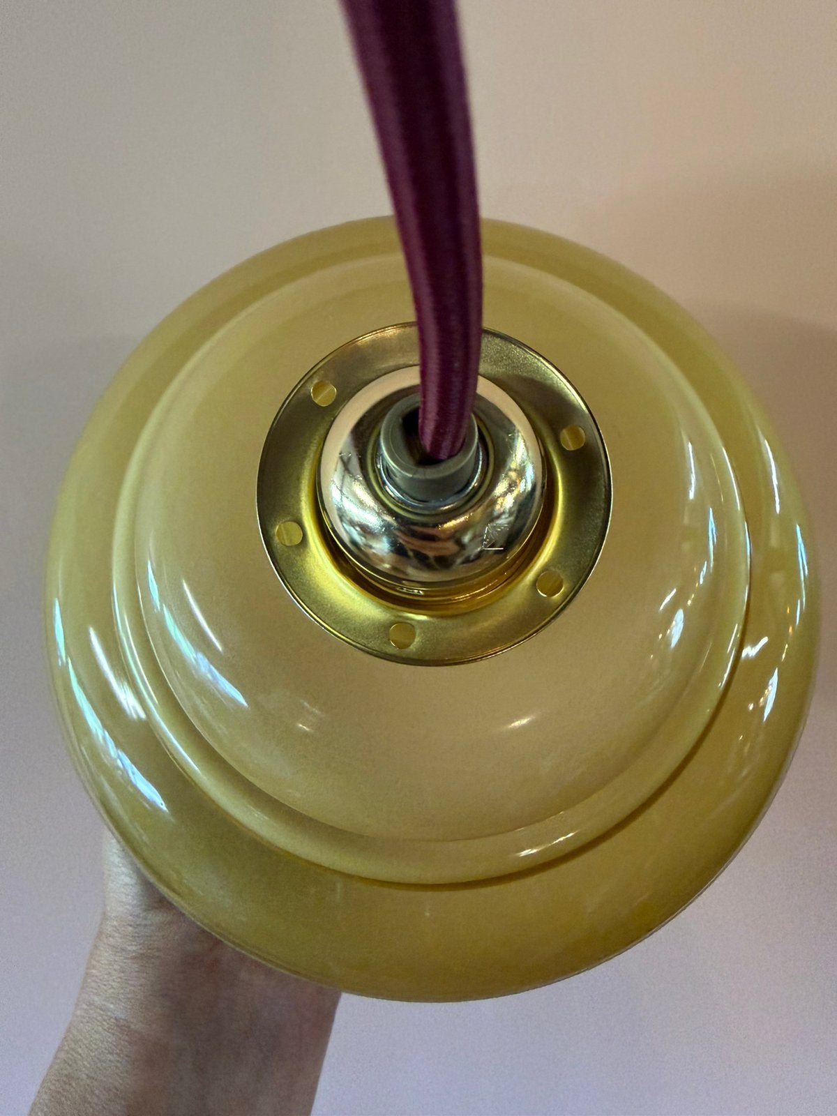 Vintage Hanglamp – Jaren 50 Glas met Gouden Accent, Huis en Inrichting, Lampen | Hanglampen, Ophalen, Vintage, Zo goed als nieuw