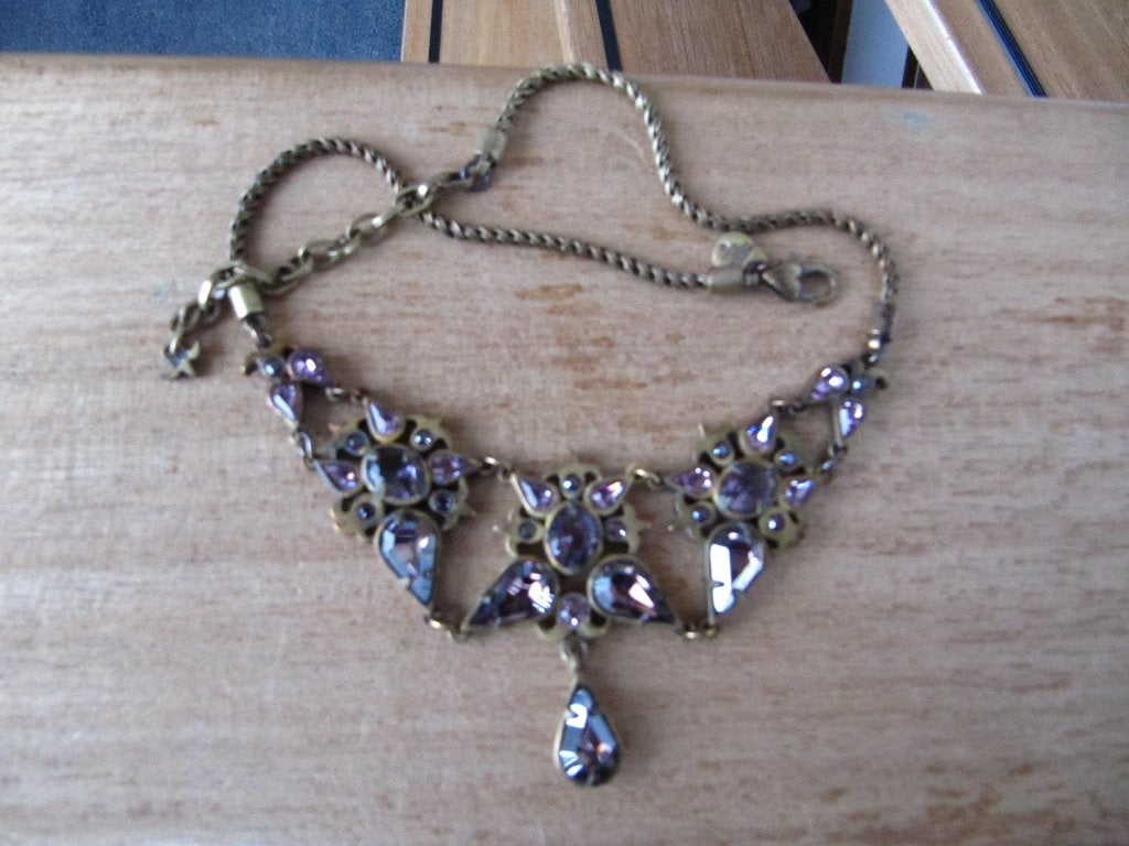 Dyrberg/Kern bronskleurige ketting lila Swarovski steentjes, Overige materialen, Gebruikt, Verzenden, Paars