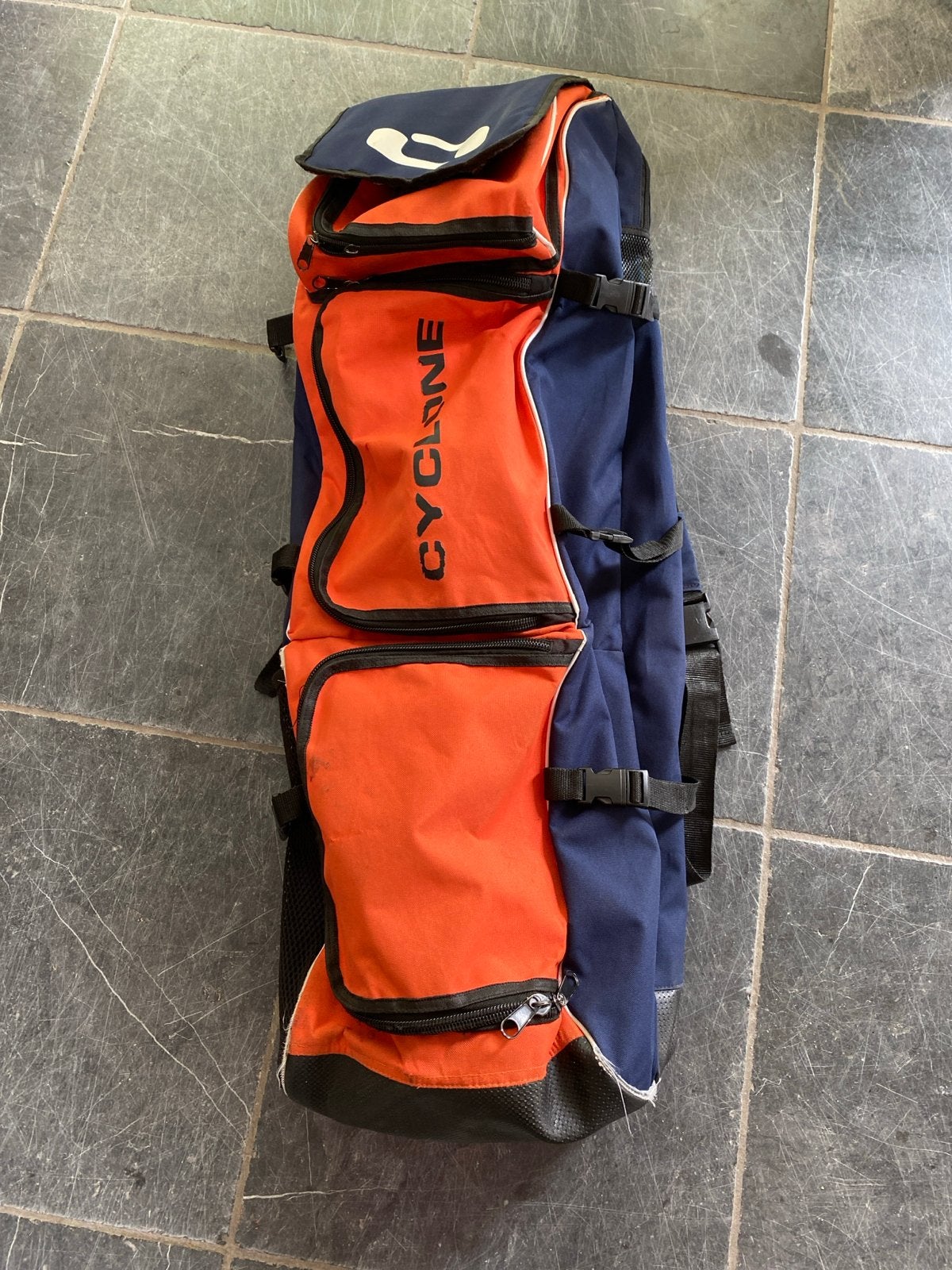 Cyclone hockeyrugzak - Oranje/Blauw, Sport en Fitness, Ophalen of Verzenden, Gebruikt, Tas