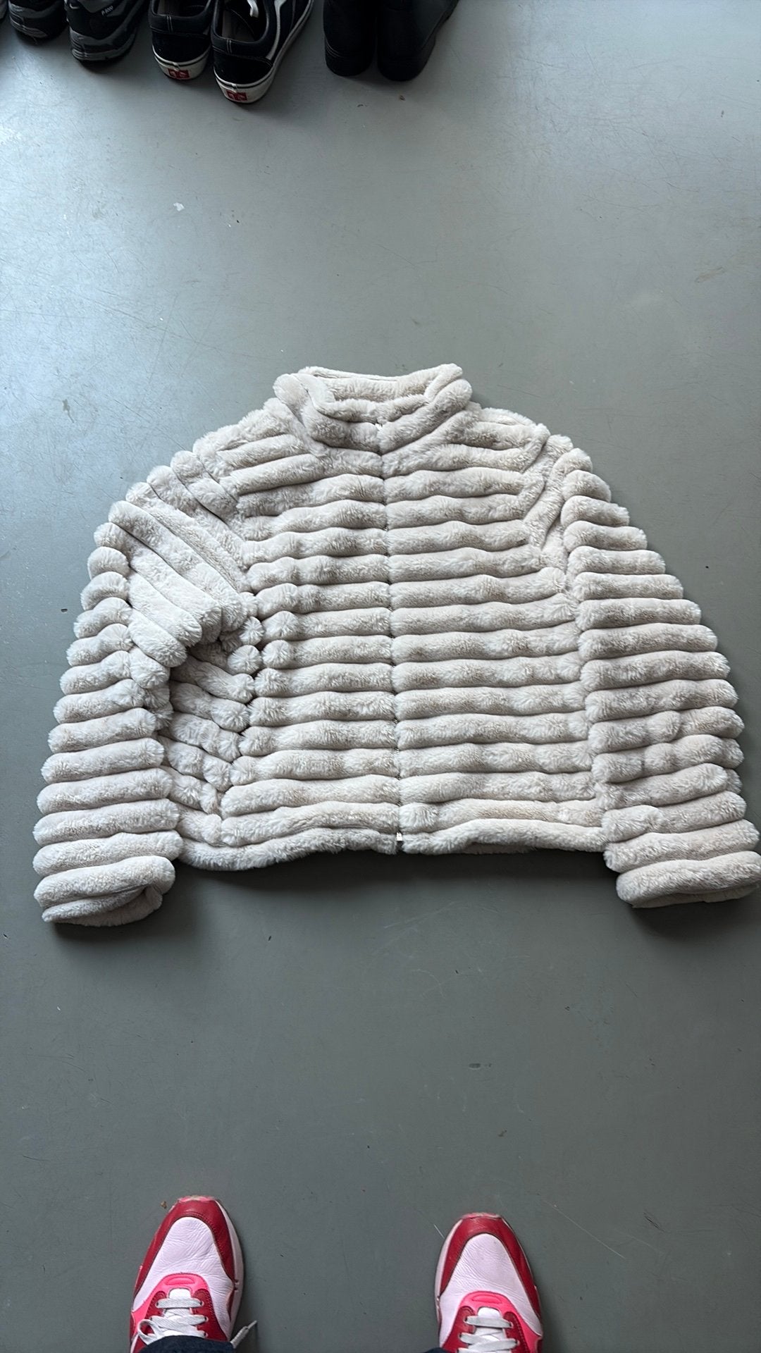 Kort jasje, Kleding | Dames, Ophalen, Zo goed als nieuw, Maat 46/48 (XL) of groter, Beige