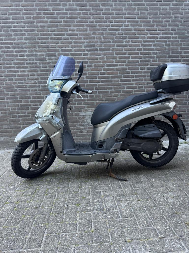 Kymco people s te koop snor loop of sloop met kenteken