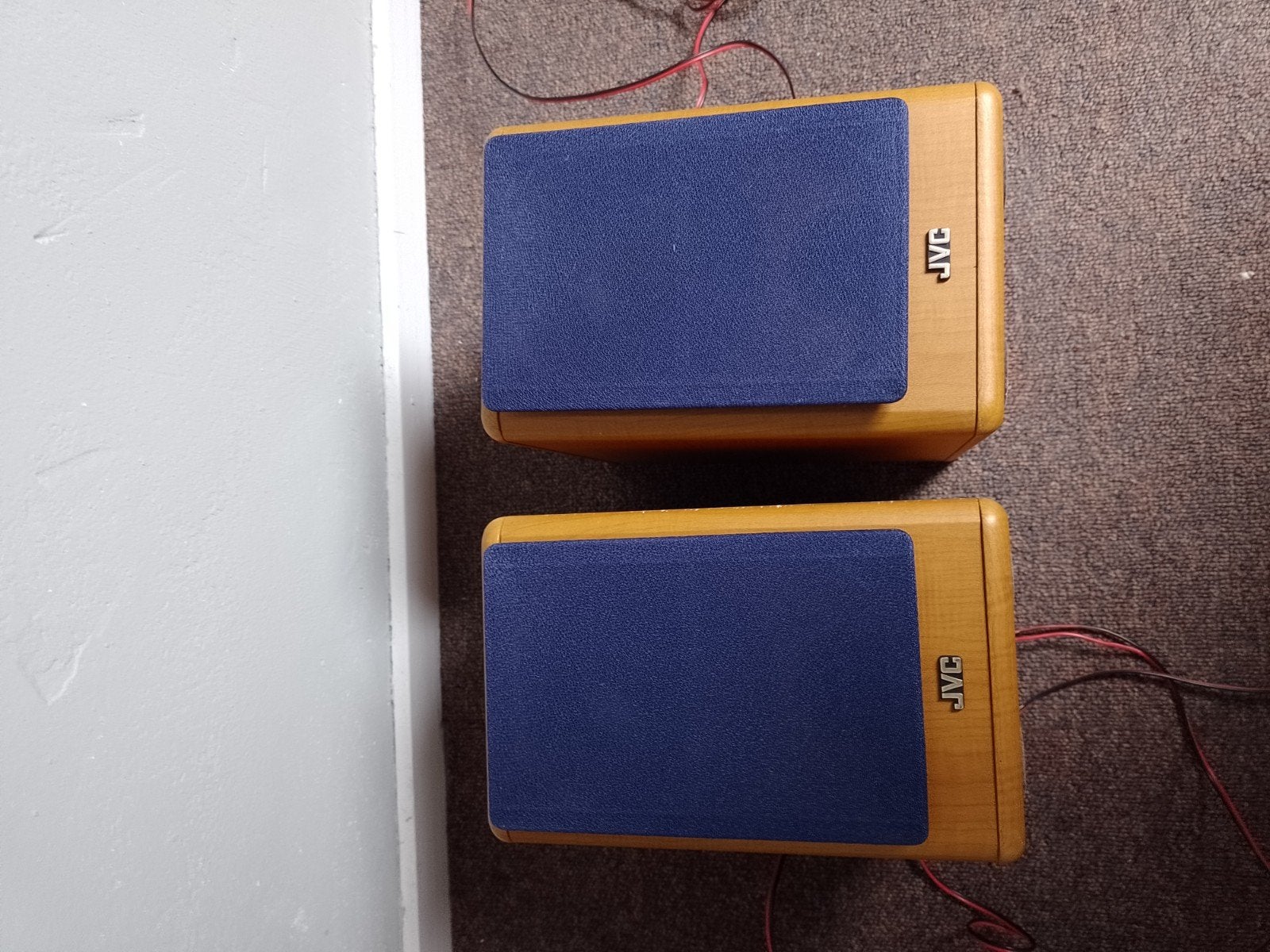 Kleine JVC SP-UXT55 speakers - 20 watt € 7,50, Gebruikt, JVC, Ophalen of Verzenden, Minder dan 60 watt