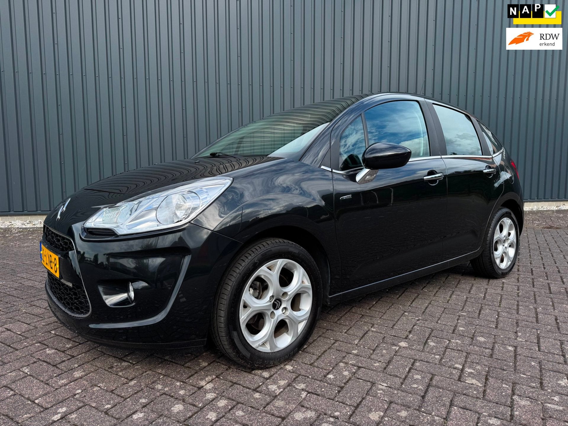 Citroen C3 1.6 VTi Exclusive (AIRCO/PANO DAK/LM VELGEN), Voorwielaandrijving, Euro 5, Stof, 4 cilinders
