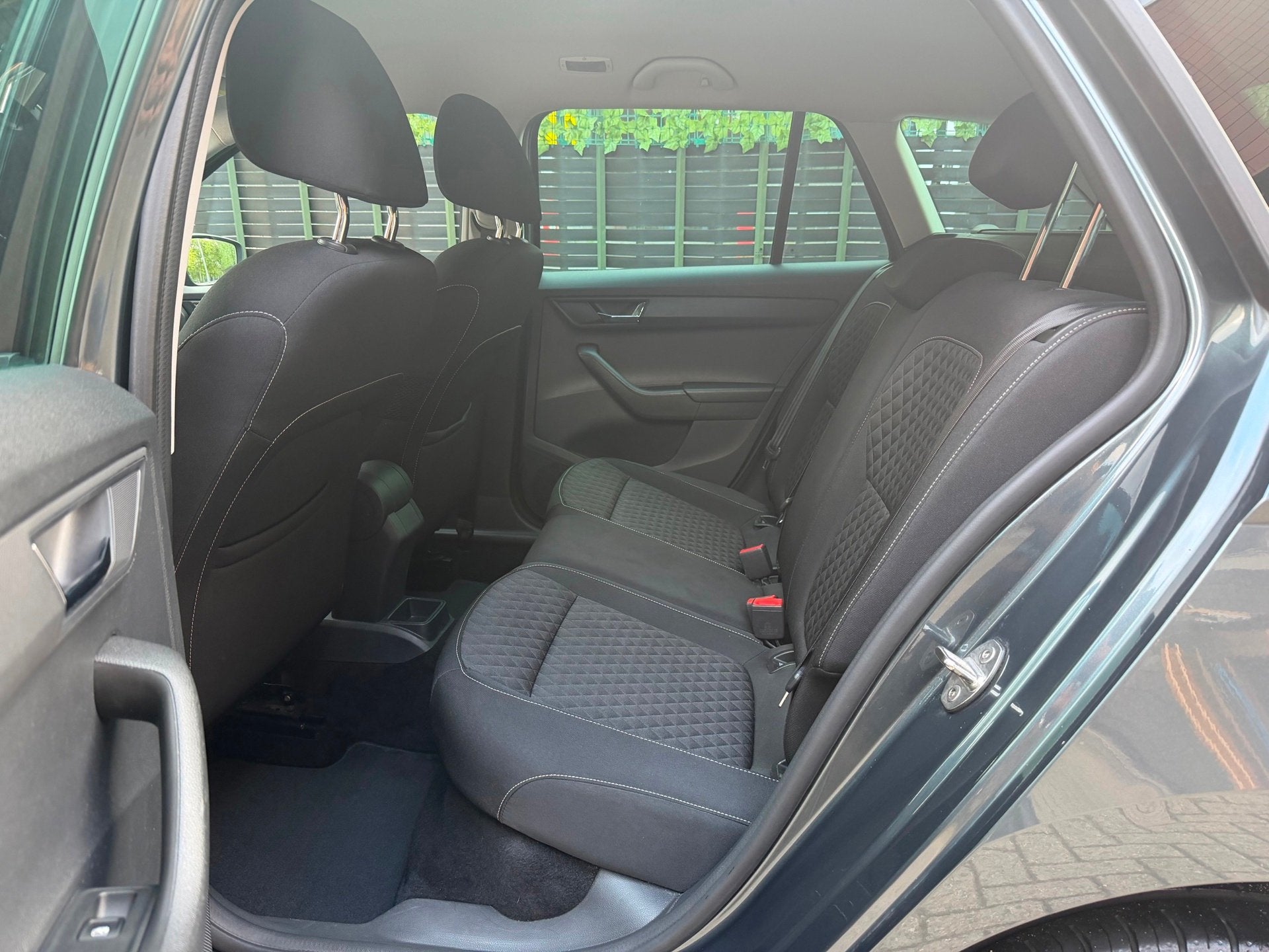 Foto 13 van Skoda Fabia Combi 1.0 TSI Drive grijs 2017 CRUISE|NAVI|NAP