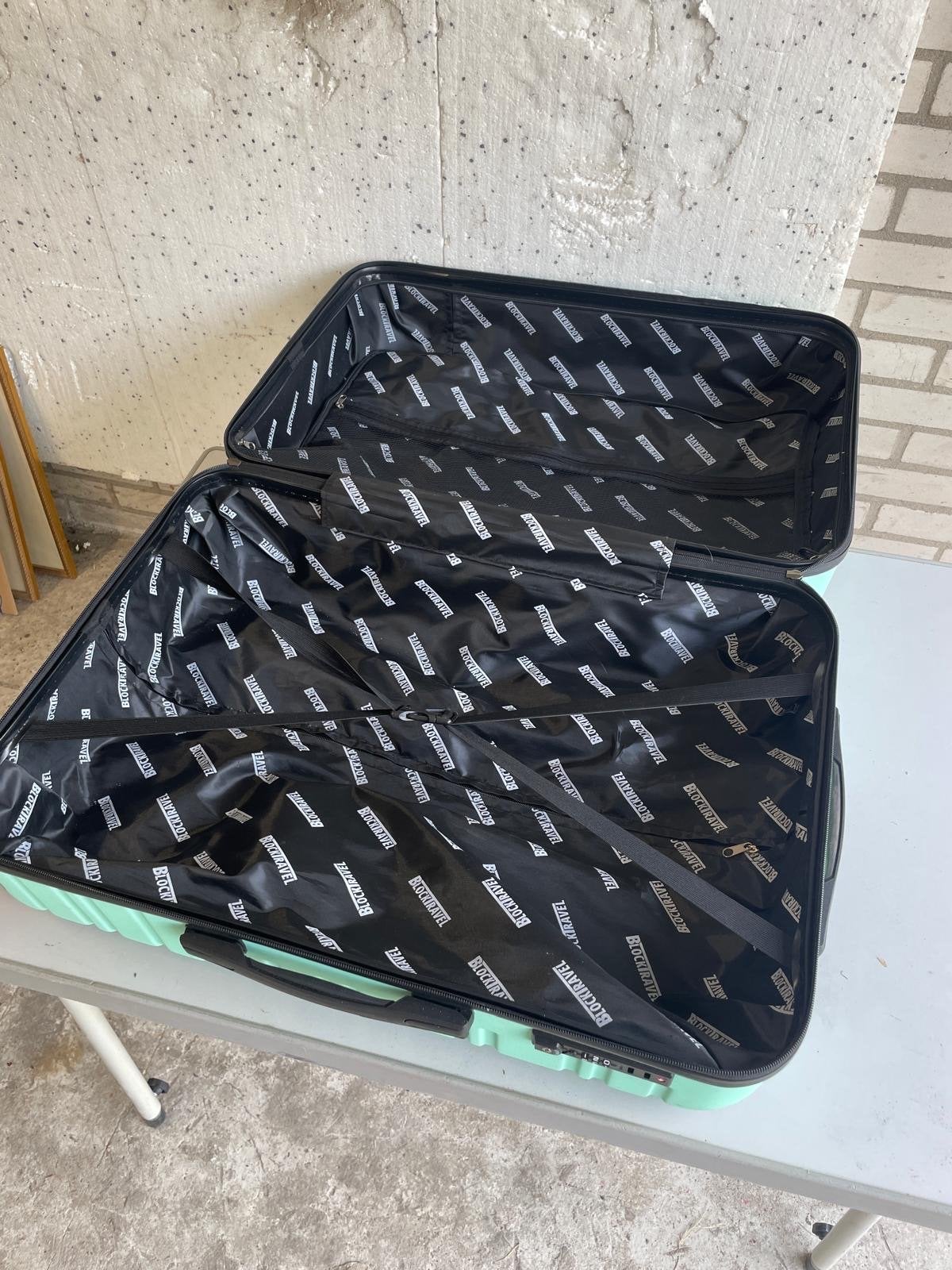 Set van 3 koffers - 95 liter - Zo goed als nieuw, Ophalen, Hard kunststof, 45 tot 55 cm, Slot