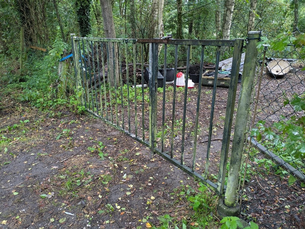 Deelbare poort 3 meter breed, Tuin en Terras, Ophalen, Met poort, Gebruikt, Spijlenhekwerk