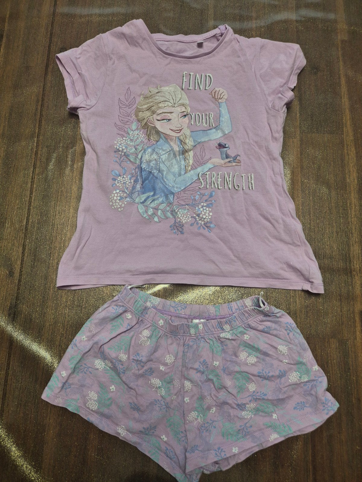 Leuke paarse pyjama/shortama met Elsa van Frozen, Kleding | Dames, Disney Frozen, Ophalen of Verzenden, Gedragen, Maat 38/40 (M)