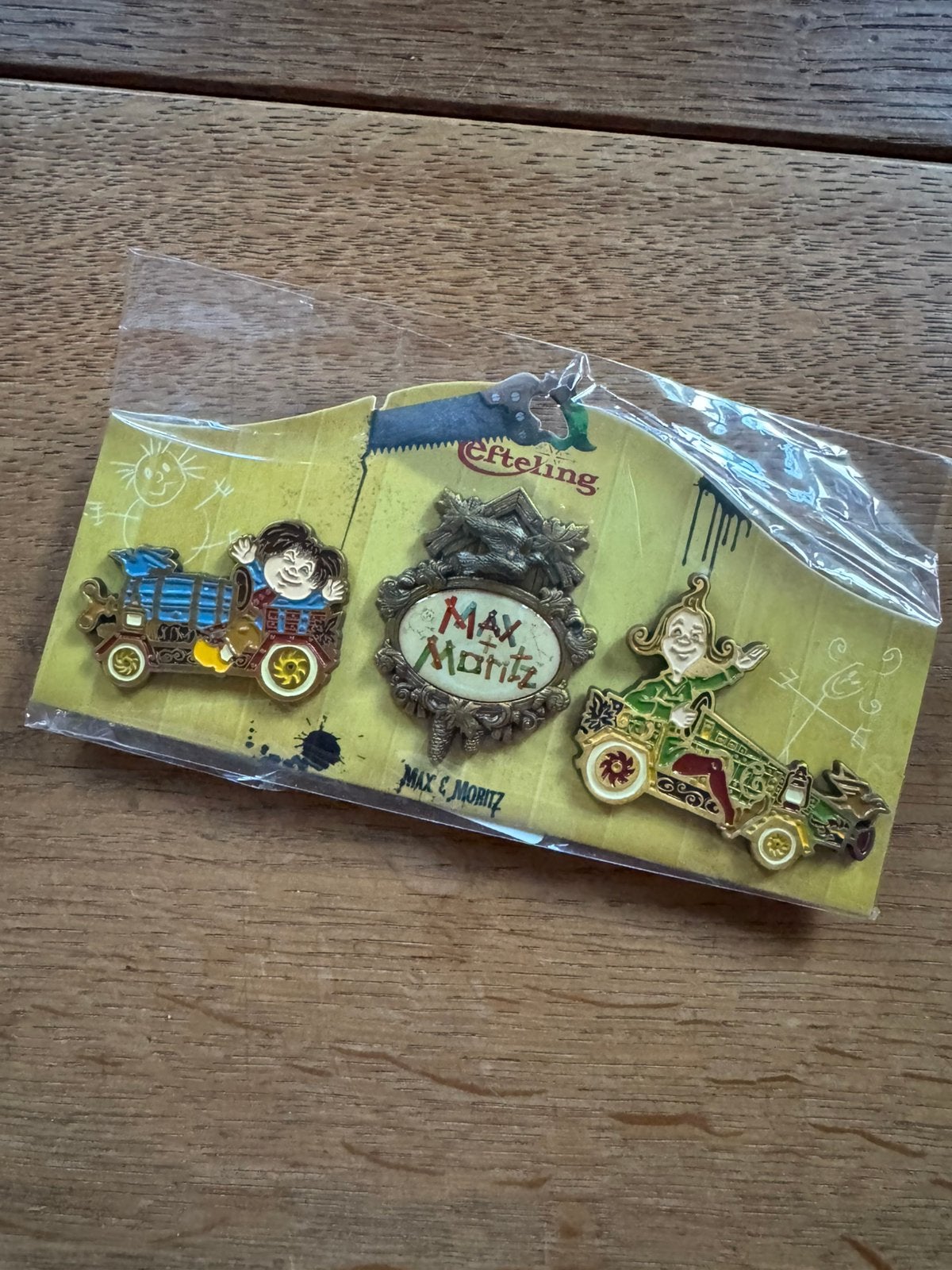 Efteling pin max en moritz nieuw, Verzamelen, Ophalen, Zo goed als nieuw, Button of Speldje