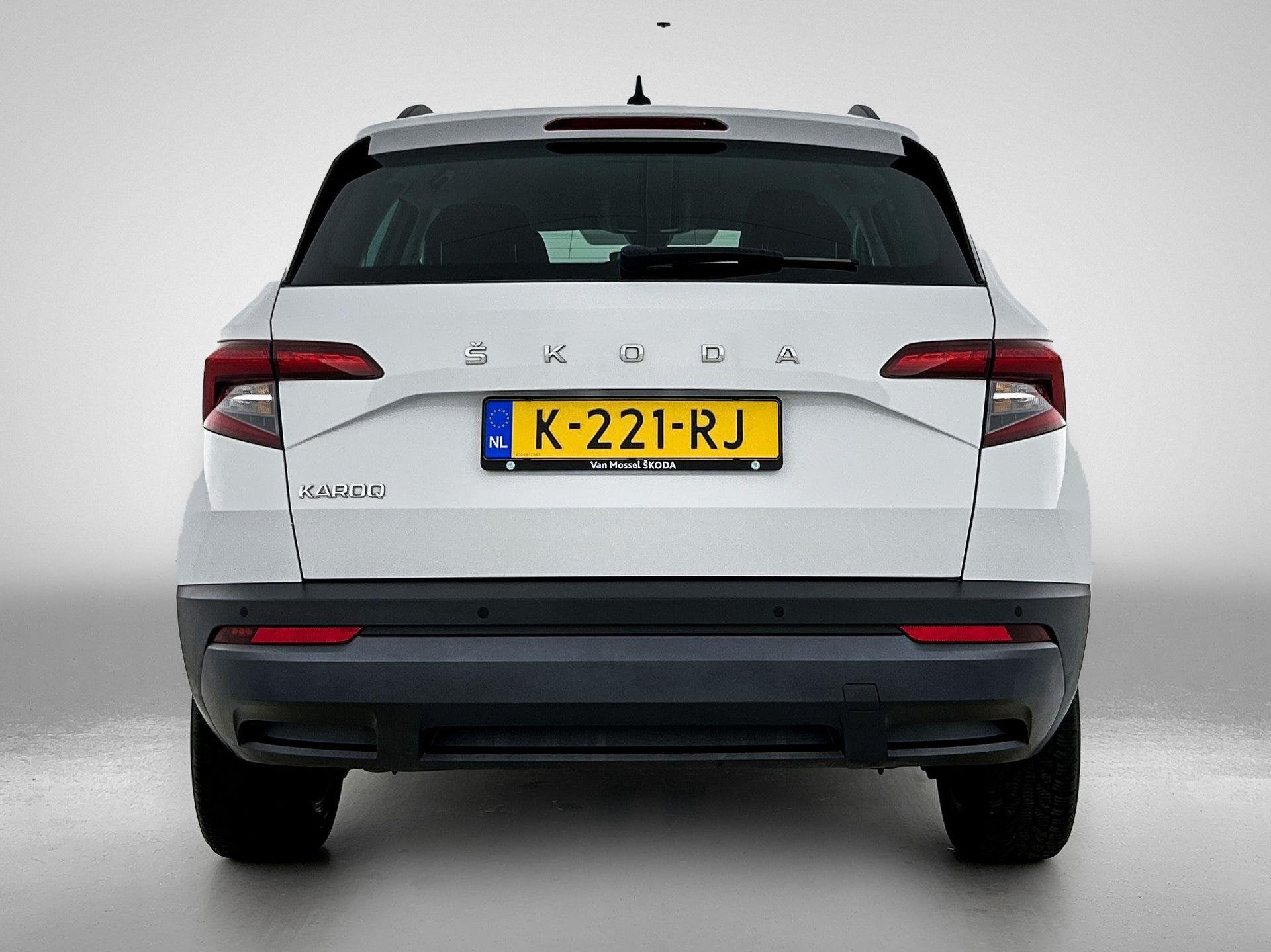 Skoda Karoq 1.5 TSI ACT Business Edition | Automaat | Adapti, Auto's, 12 maanden, Stof, 4 cilinders, Wit