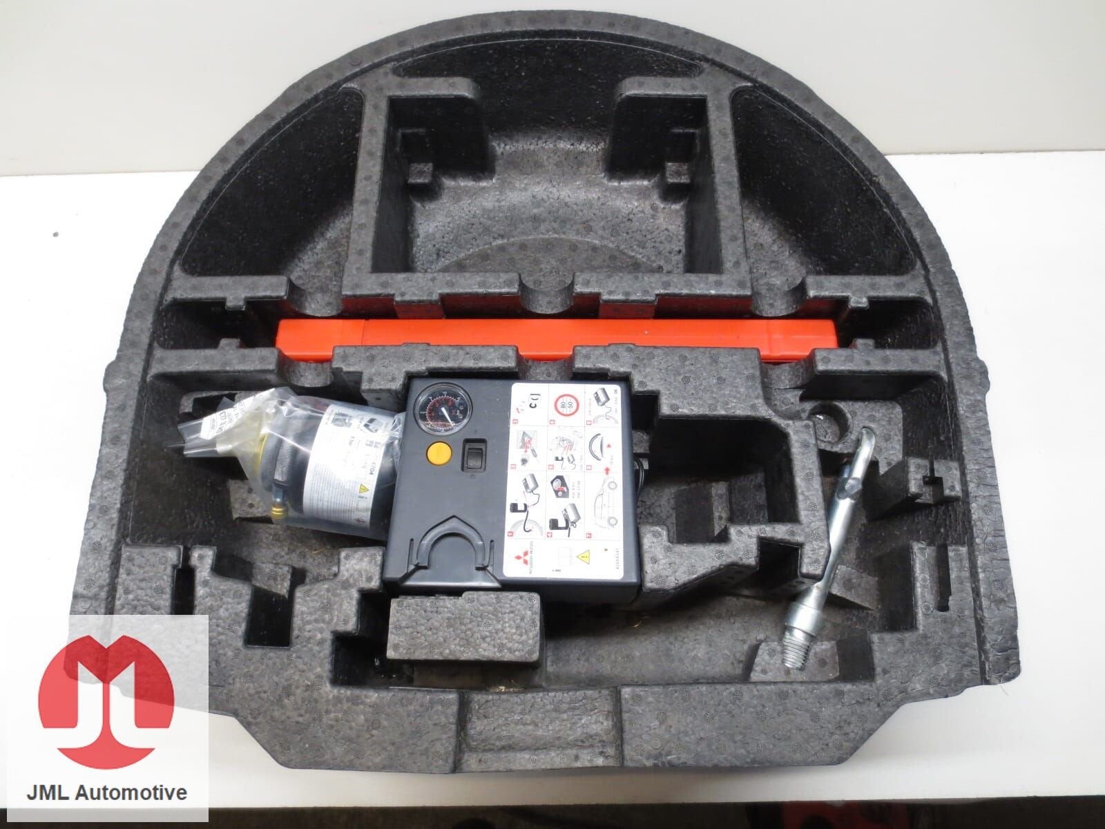 RESERVEWIELBAK FOAM INLEG COMPRESSOR MITSUBISHI COLT, Gebruikt, -, -, Ophalen of Verzenden