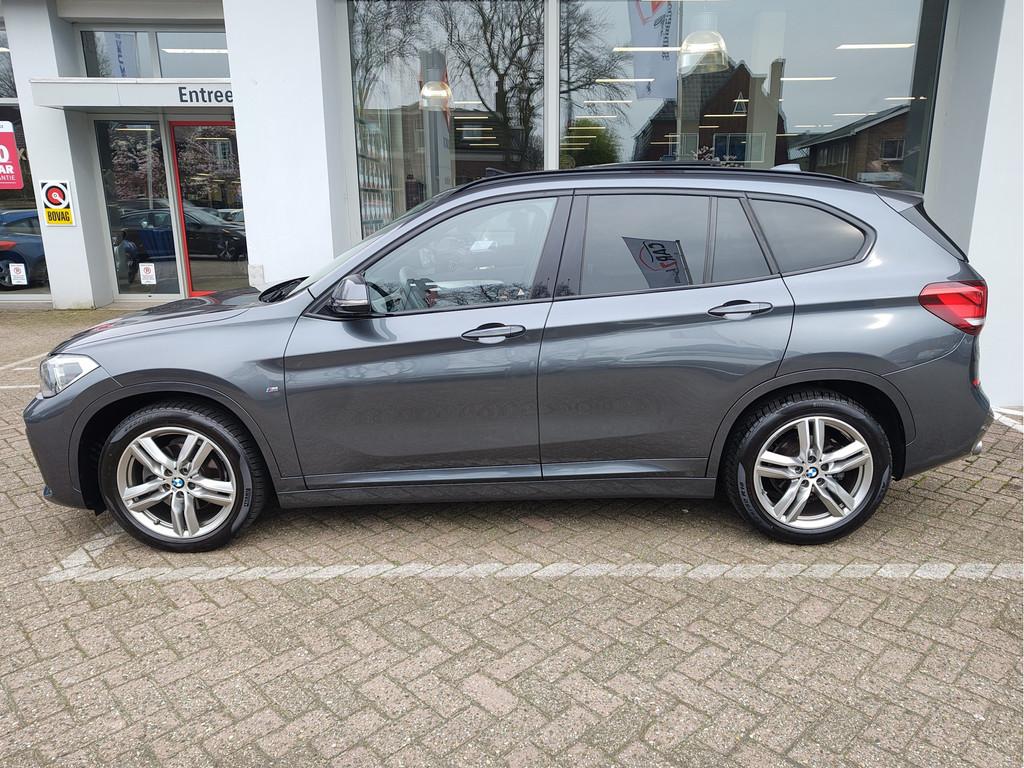 BMW X1 SDRIVE18i HIGH EXECUTIVE AUT. Open dak | Alarmsysteem, 12 maanden, Gebruikt, Leder, 19 km/l