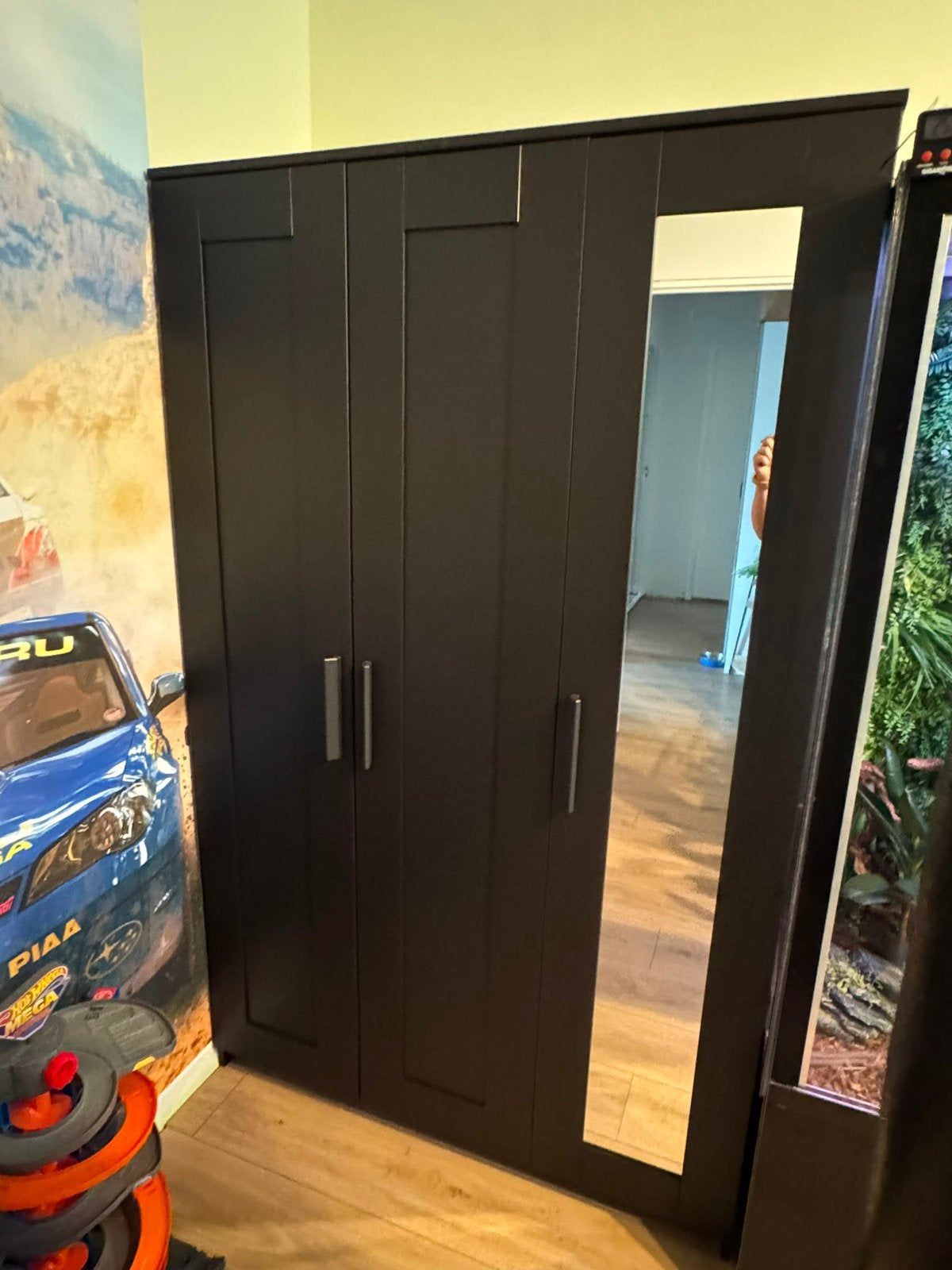 IKEA BRIMNES kledingkast, Huis en Inrichting, Kasten | Kledingkasten, Ophalen, 100 tot 150 cm, Zo goed als nieuw, 150 tot 200 cm