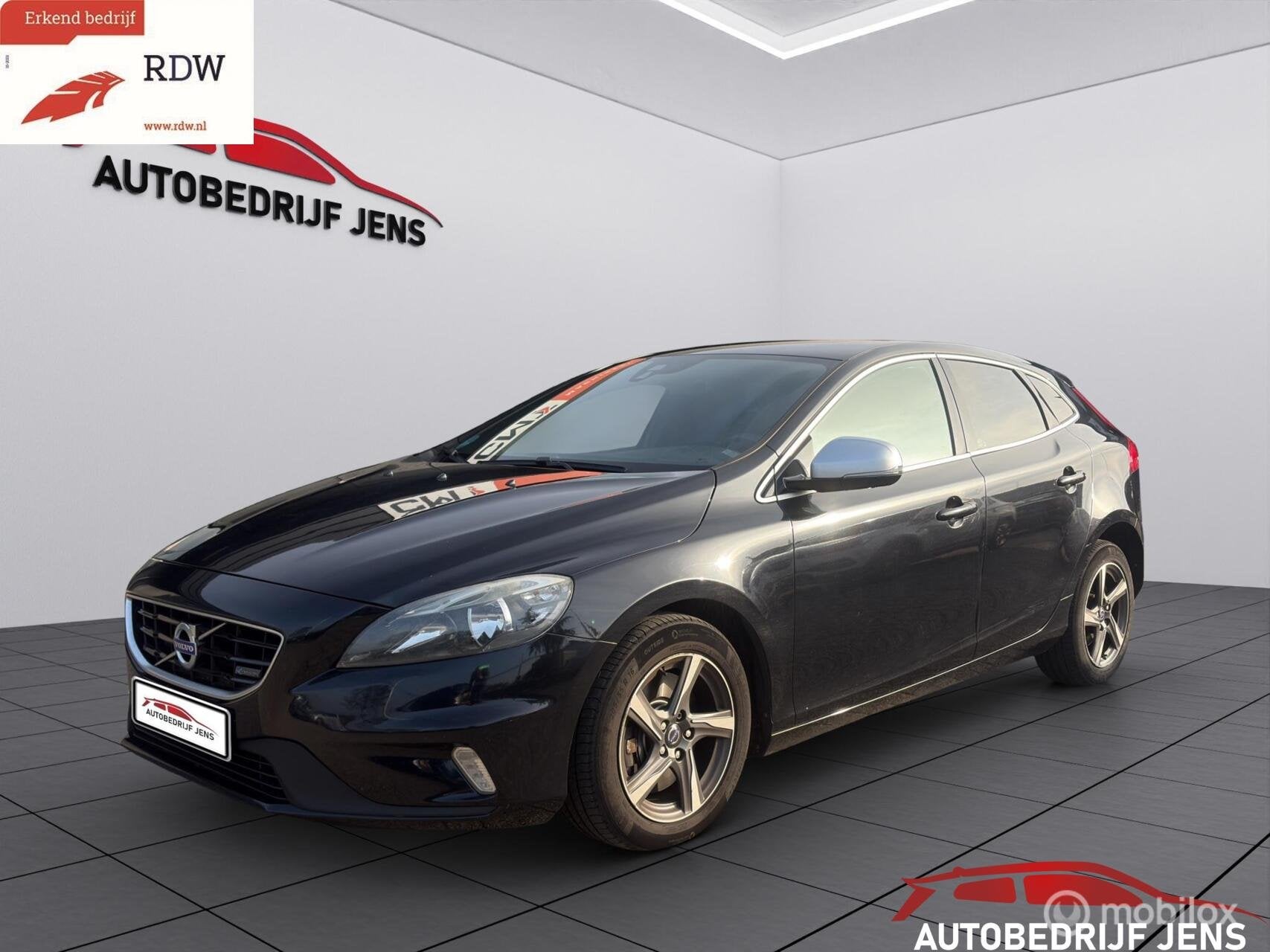 Volvo V40 2.0 D4 R-Design, Voorwielaandrijving, Euro 5, Gebruikt, Zwart