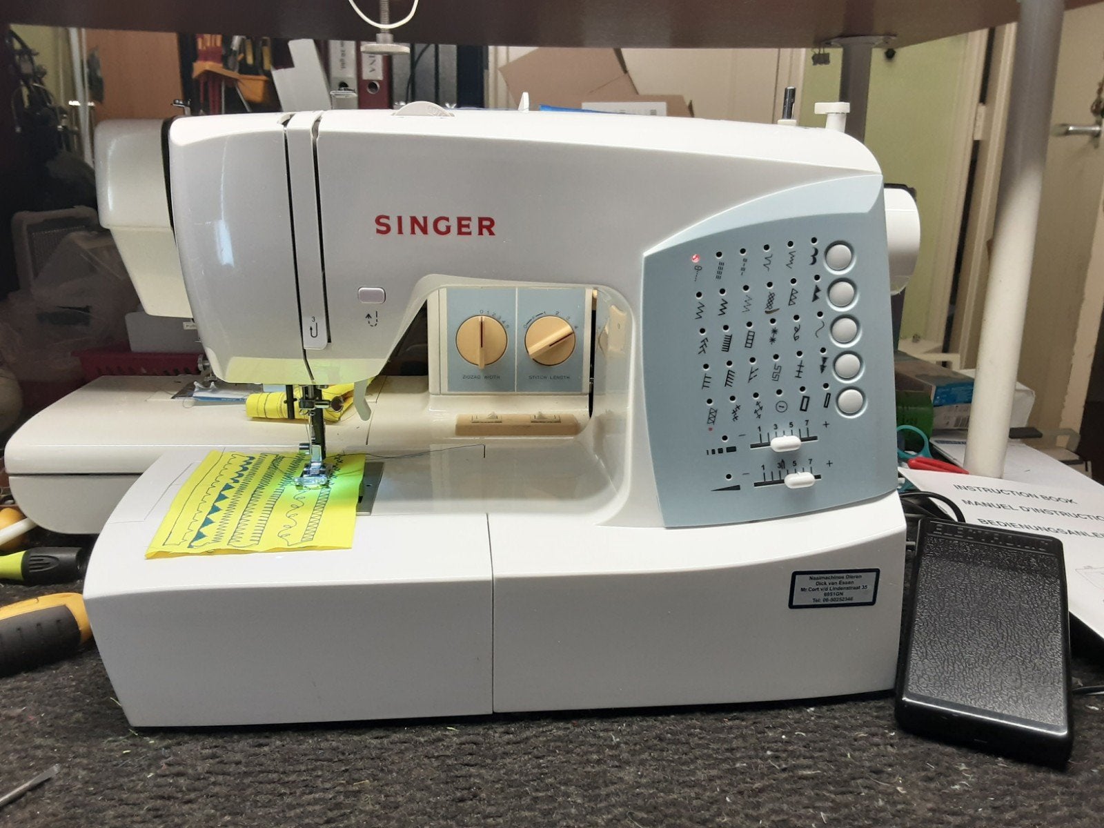 SINGER NAAIMACHINE MODEL 7422, Ophalen of Verzenden, Zo goed als nieuw, Naaimachine, Singer