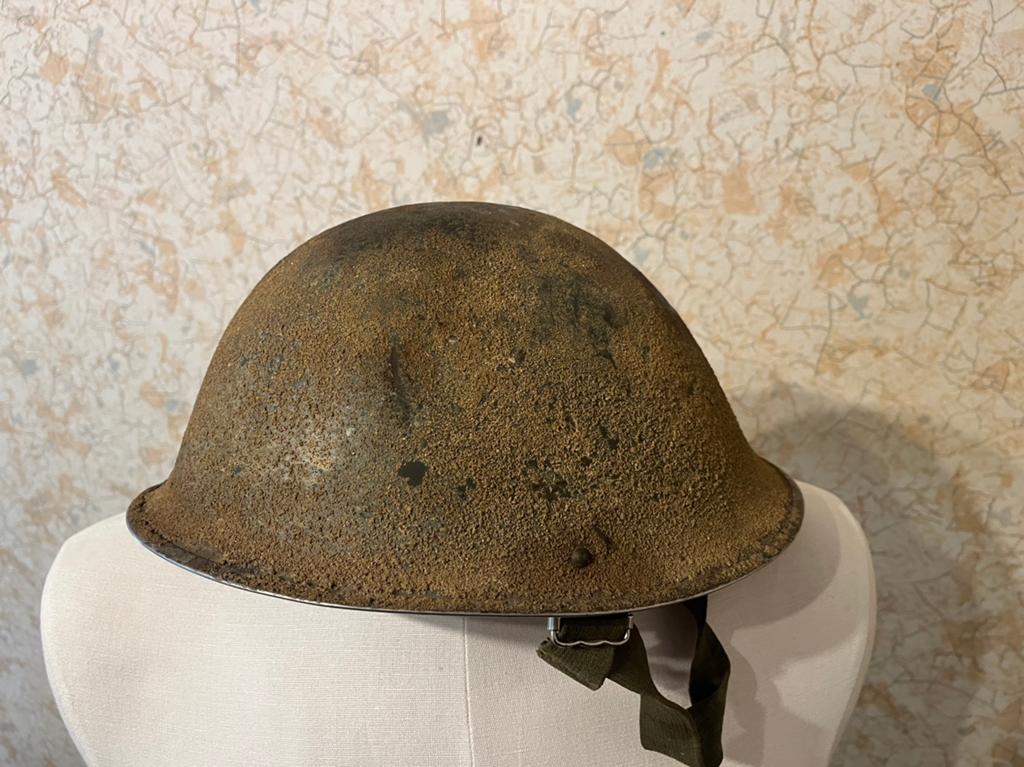 Britse MK3 helm (turtle helm) 1943, Ophalen of Verzenden, Engeland, Helm of Baret