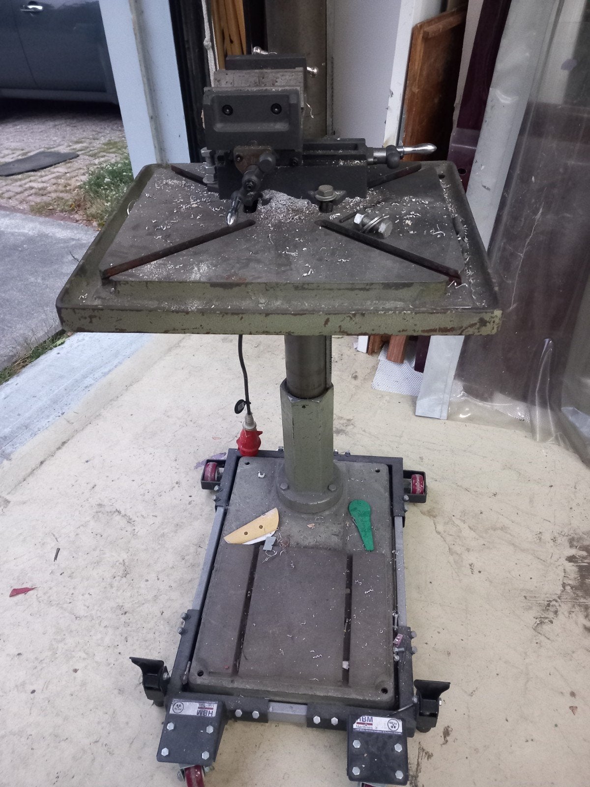 Bijna Gratis. Huvema Kolomboormachine (motor is kapot)
Je mo, Doe-het-zelf en Verbouw, Gereedschap | Boormachines, Ophalen, Gebruikt