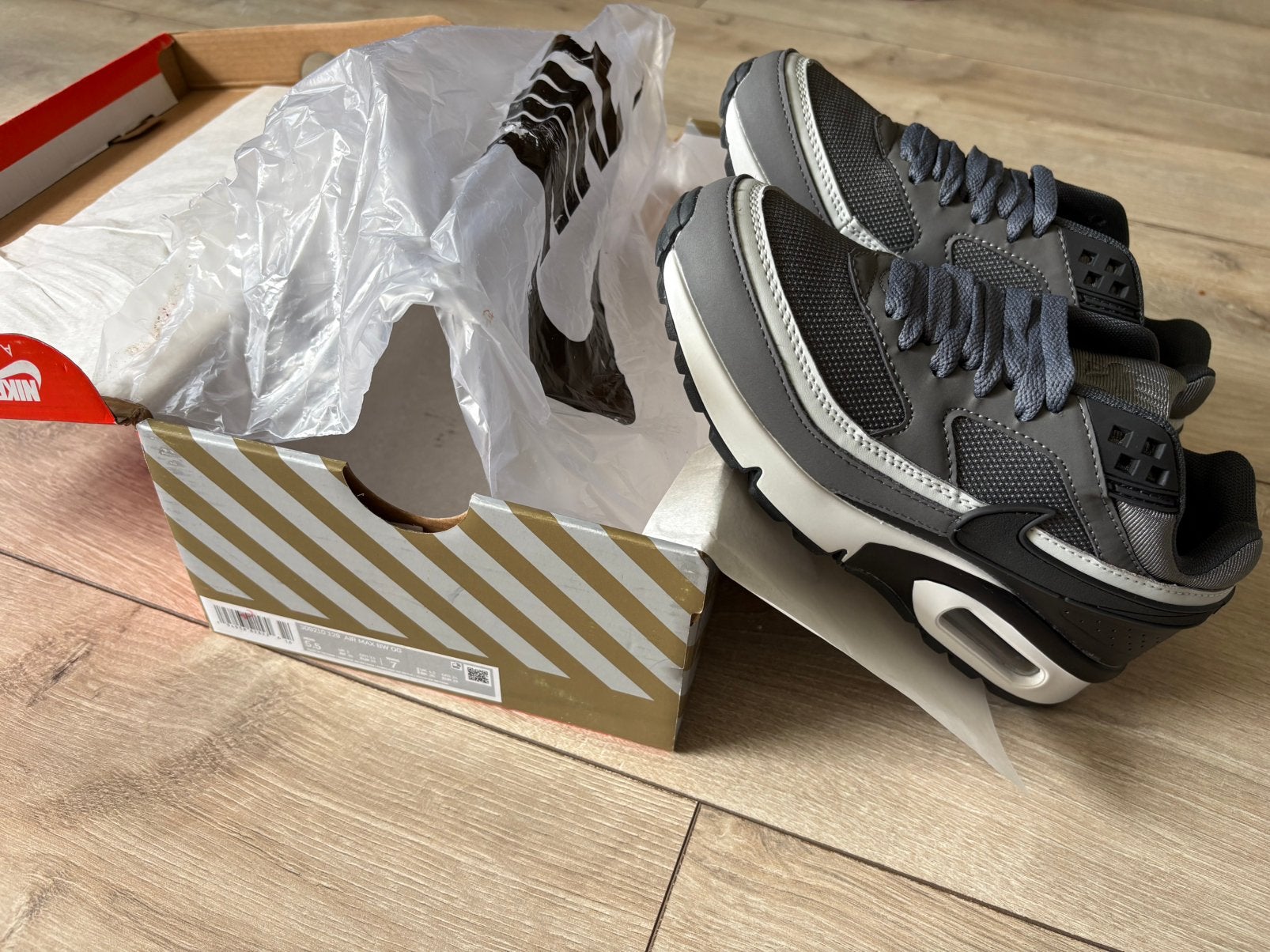 Nike air max BW Classic maat 37 (38 ) nieuw zwart grijs, Zwart, Nieuw, Ophalen of Verzenden, Sneakers of Gympen