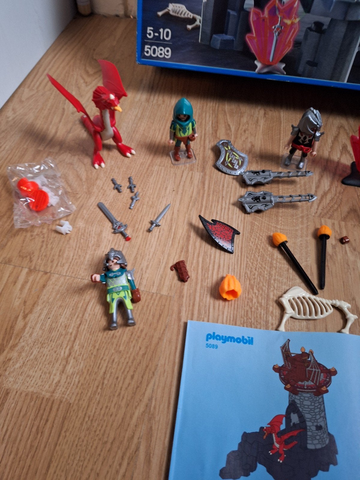 Foto 6 van In doos Playmobil set Kerker van de Drakenridders 5089, boek