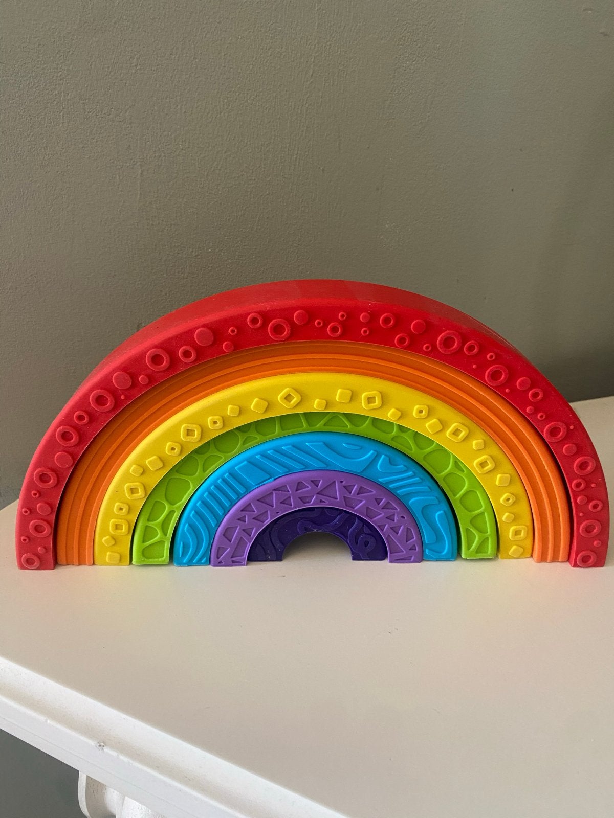 Mooie regenboog rubber stapeltoren, Ophalen of Verzenden, Nieuw, Overige typen