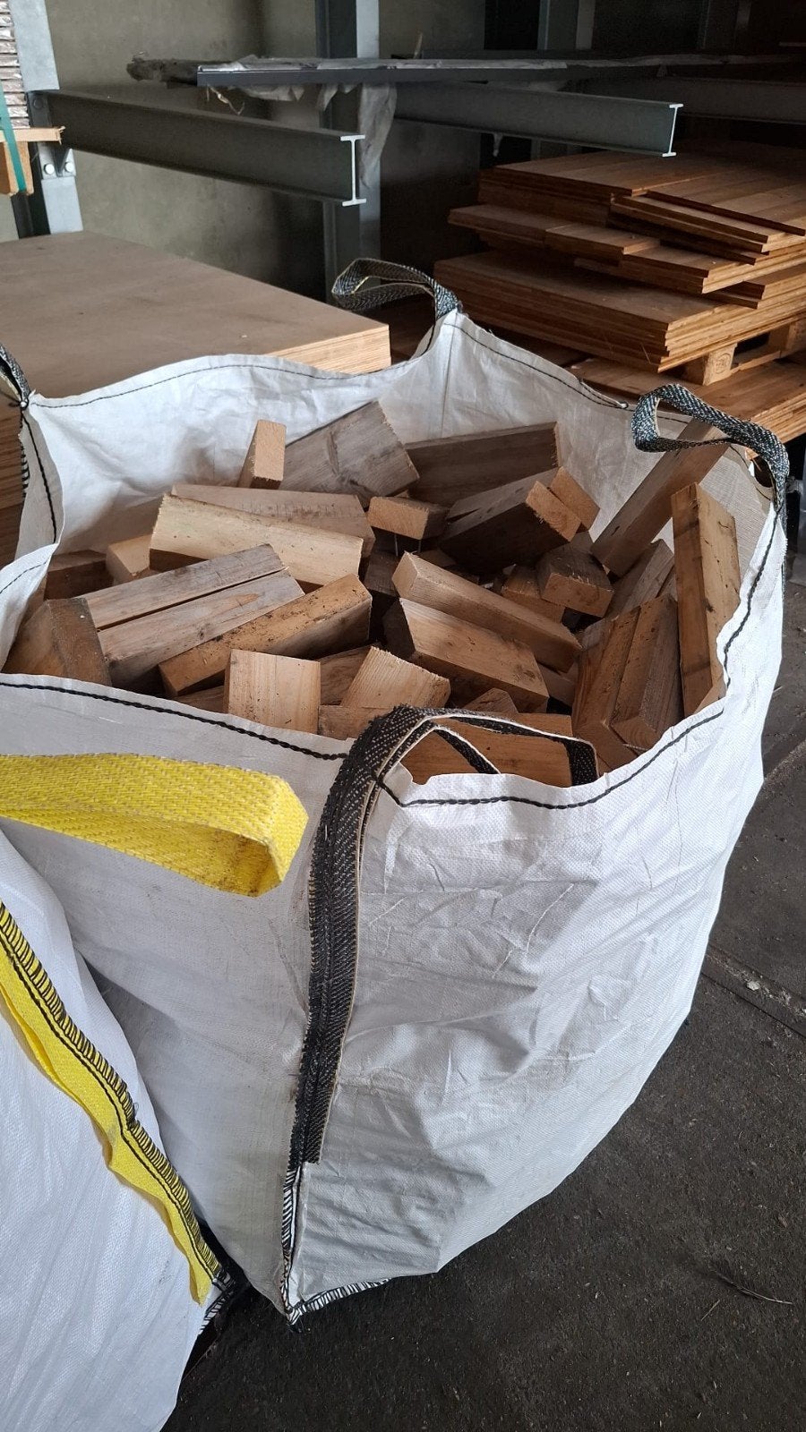 4 x bigbag hout (nieuwe zakken met goede blokken!!), Tuin en Terras, Minder dan 3 m³, Ophalen, Blokken