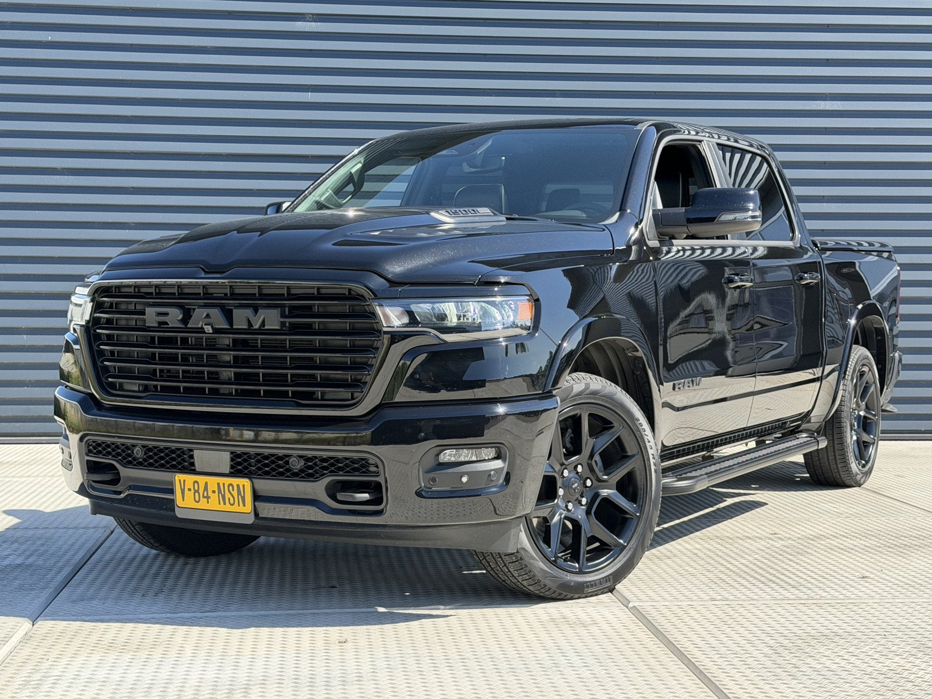 Dodge Ram 1500 LARAMIE Night SST Huricane 426 PK | Panorama, Auto's, Automaat, Gebruikt, 2993 cc, Met garantie (alle)