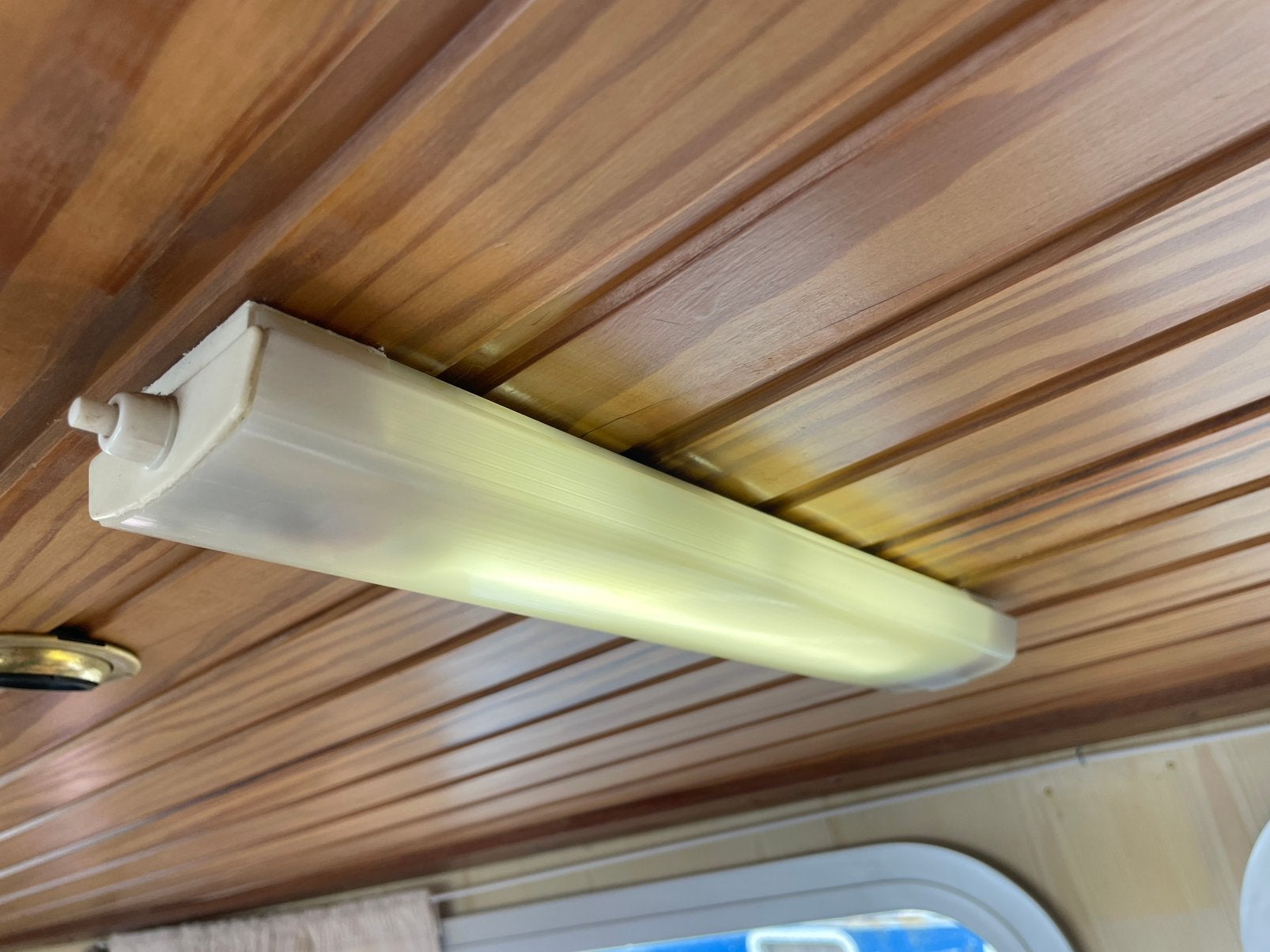 TL lamp 12 volt  GRATIS, Watersport en Boten, Ophalen, Gebruikt, Elektra en Verlichting, Zeilboot of Motorboot