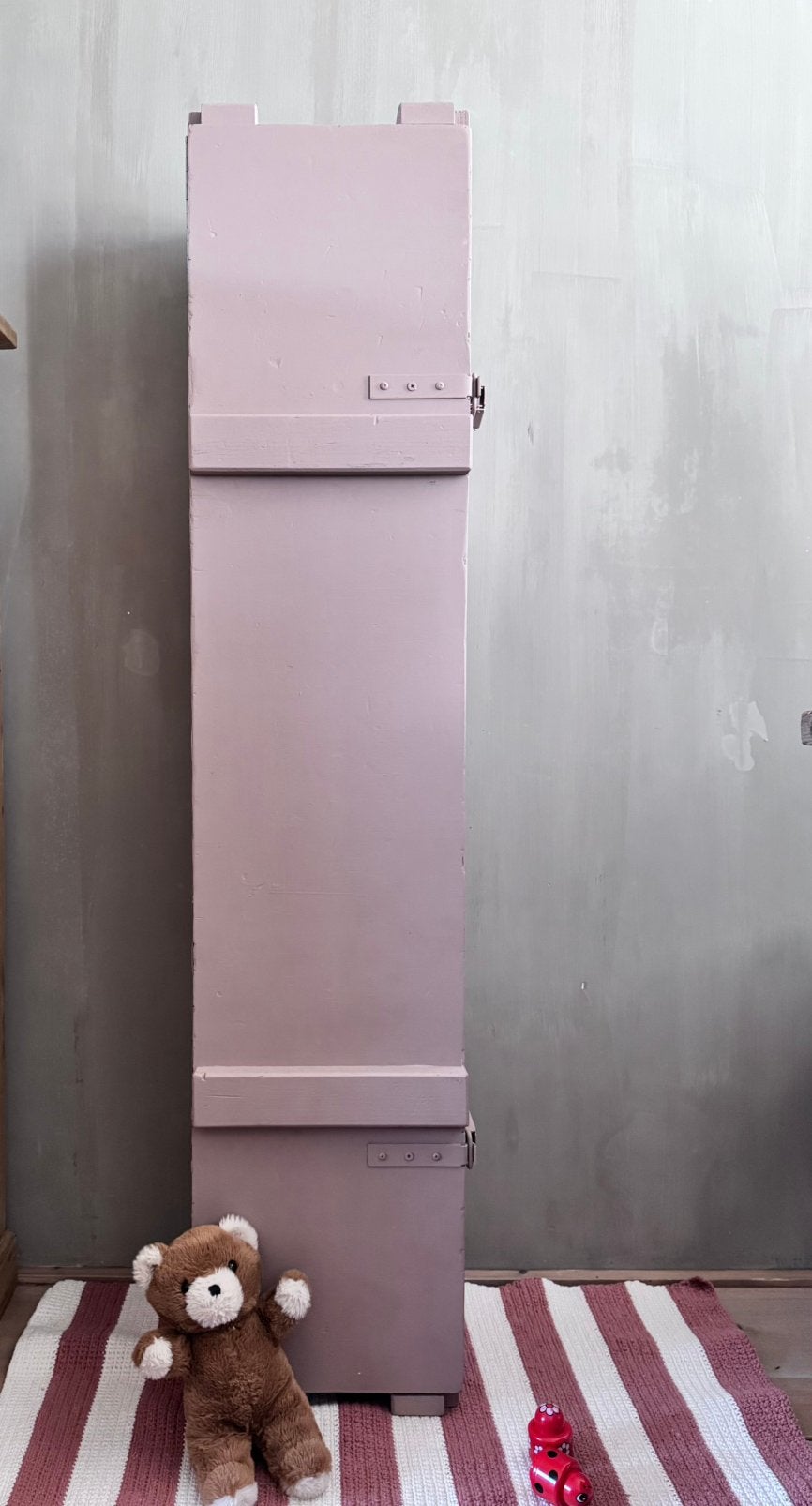 Kist kast hout oudroze, Ophalen