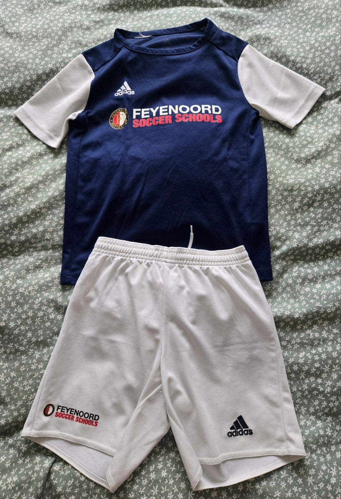 Feyenoord Soccer Schools tenue - shirt en broekje, Maat XS of kleiner, Ophalen of Verzenden, Gebruikt, Set