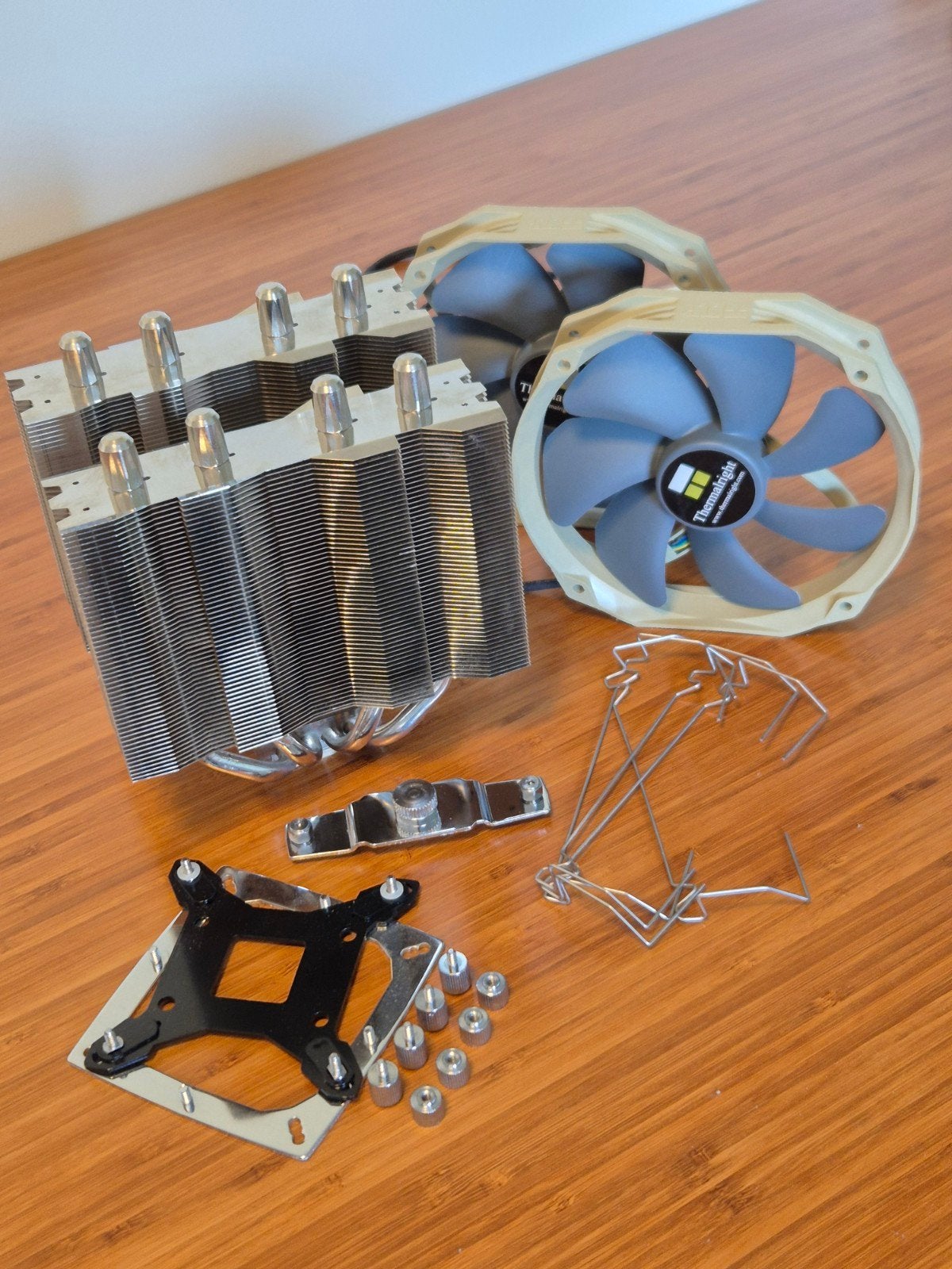 Thermalright Silver Arrow CPU Koeler (Socket LGA1155), Computers en Software, Ophalen of Verzenden, Zo goed als nieuw, Luchtkoeling