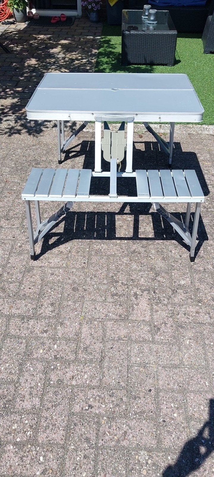 Opvouwbare campingtafel met bankjes, Ophalen of Verzenden, Gebruikt, Campingtafel