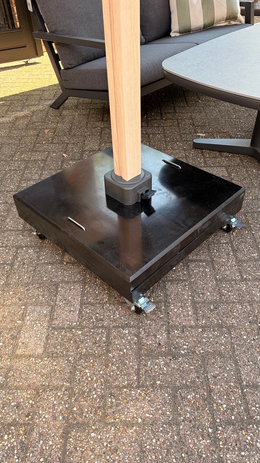 Zware Parasolvoet 150 kg Graniet met Wieltjes - Modena, Tuin en Terras, Parasols, Ophalen, De hoef 12b, Zo goed als nieuw, Minder dan 1 meter