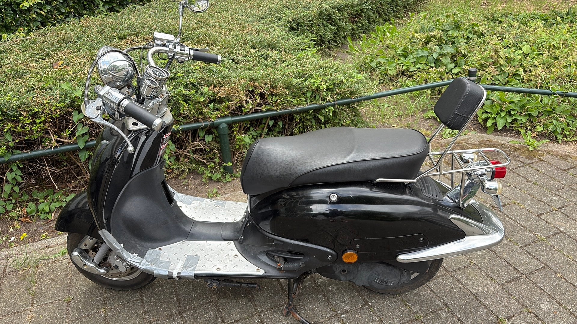 Scooter te koop, Fietsen en Brommers, Ophalen, Zo goed als nieuw, Benzine, Overige merken