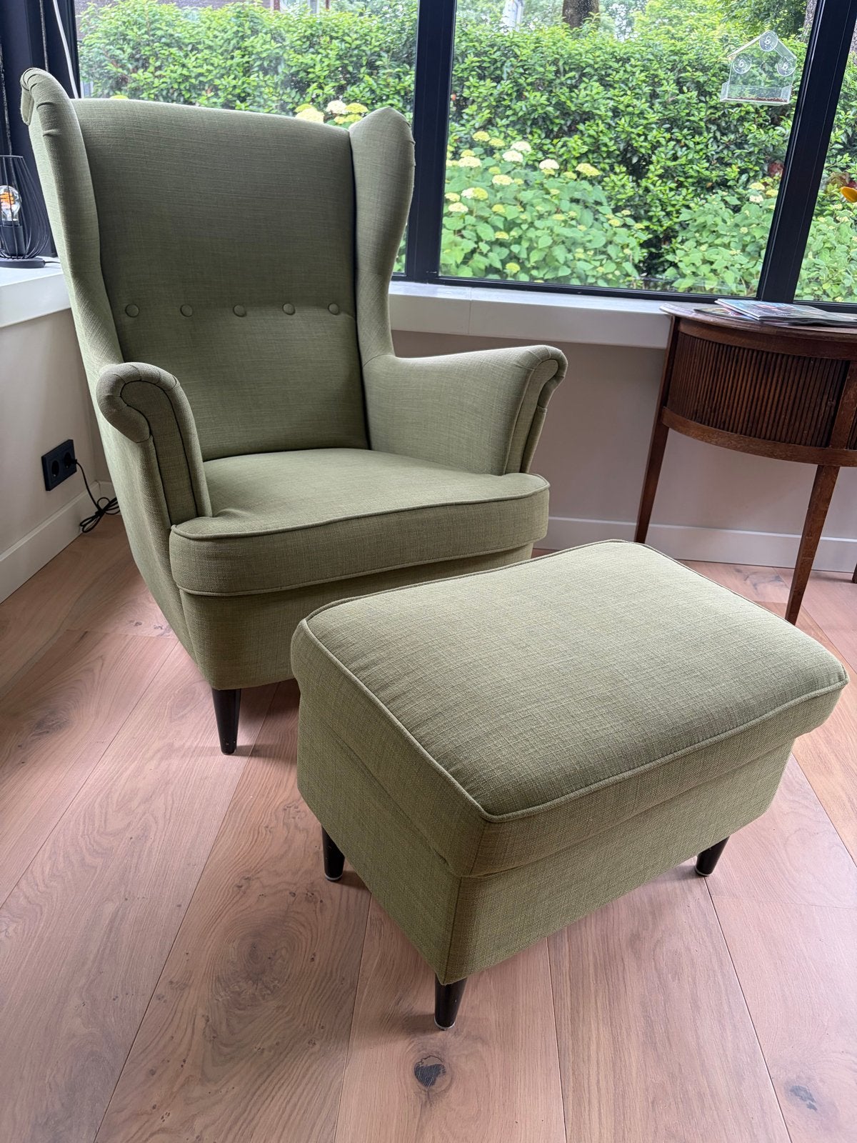 Groene oorfauteuil met voetenbankje, Ophalen, Zo goed als nieuw, Stof, 75 tot 100 cm
