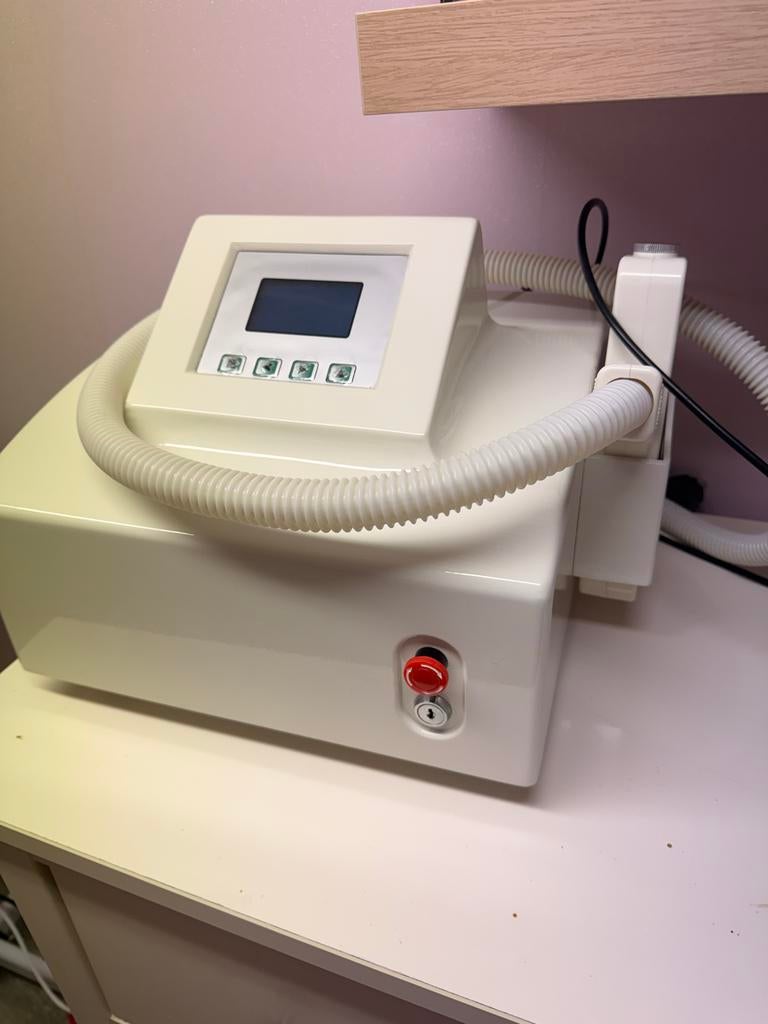 Ecuri yag laser apparaat tattoo verwijderen - en compleet, Ophalen of Verzenden, Zo goed als nieuw, Overige typen