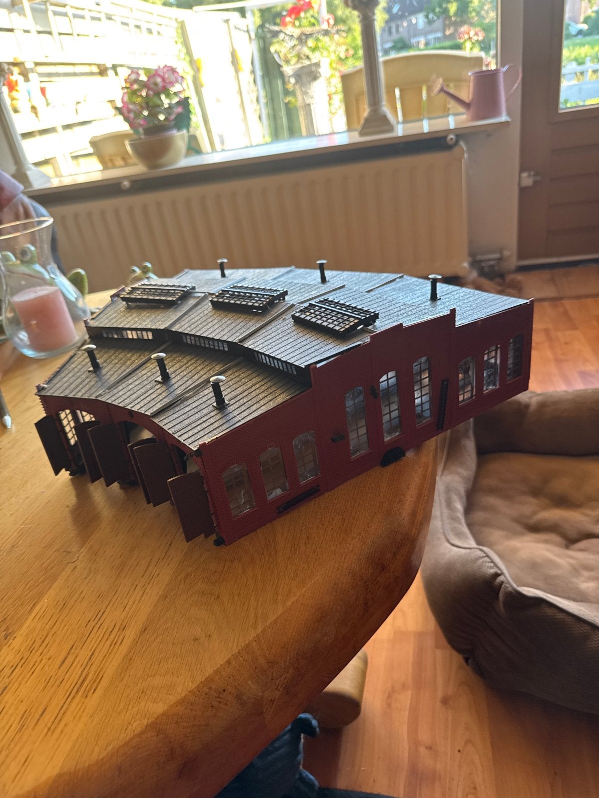 Mooi treindepot/locomotiefloods te koop, Ophalen of Verzenden, Gebruikt, Brug, Tunnel of Gebouw