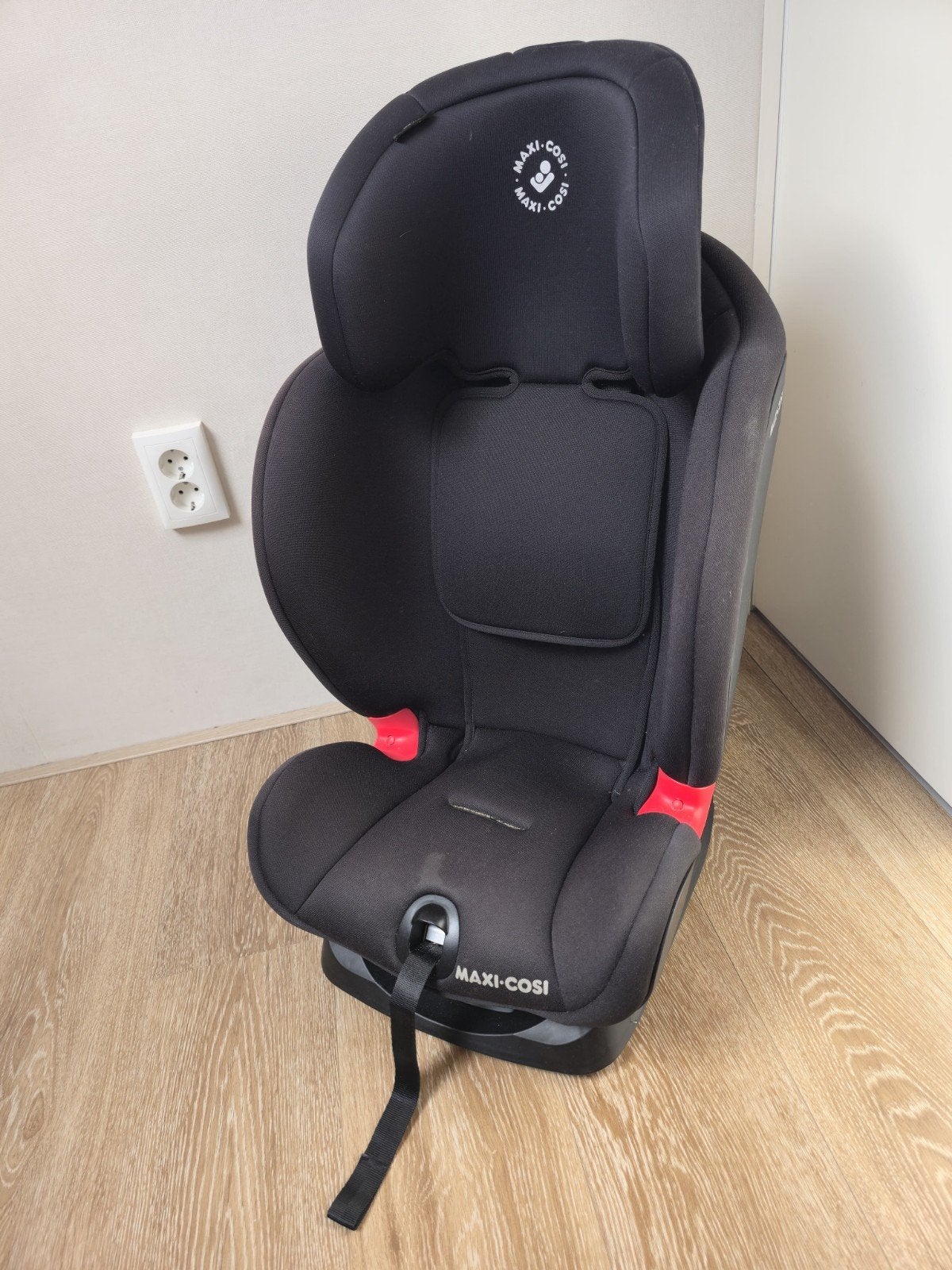 Maxi Cosi Titan met Isofix, Ophalen, Zo goed als nieuw, 9 t/m 36 kg, Isofix