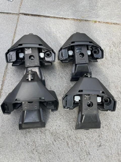 Thule Evo Clamp 7105 dakdrager voeten, Auto diversen, Dakdragers, Gebruikt, Ophalen of Verzenden