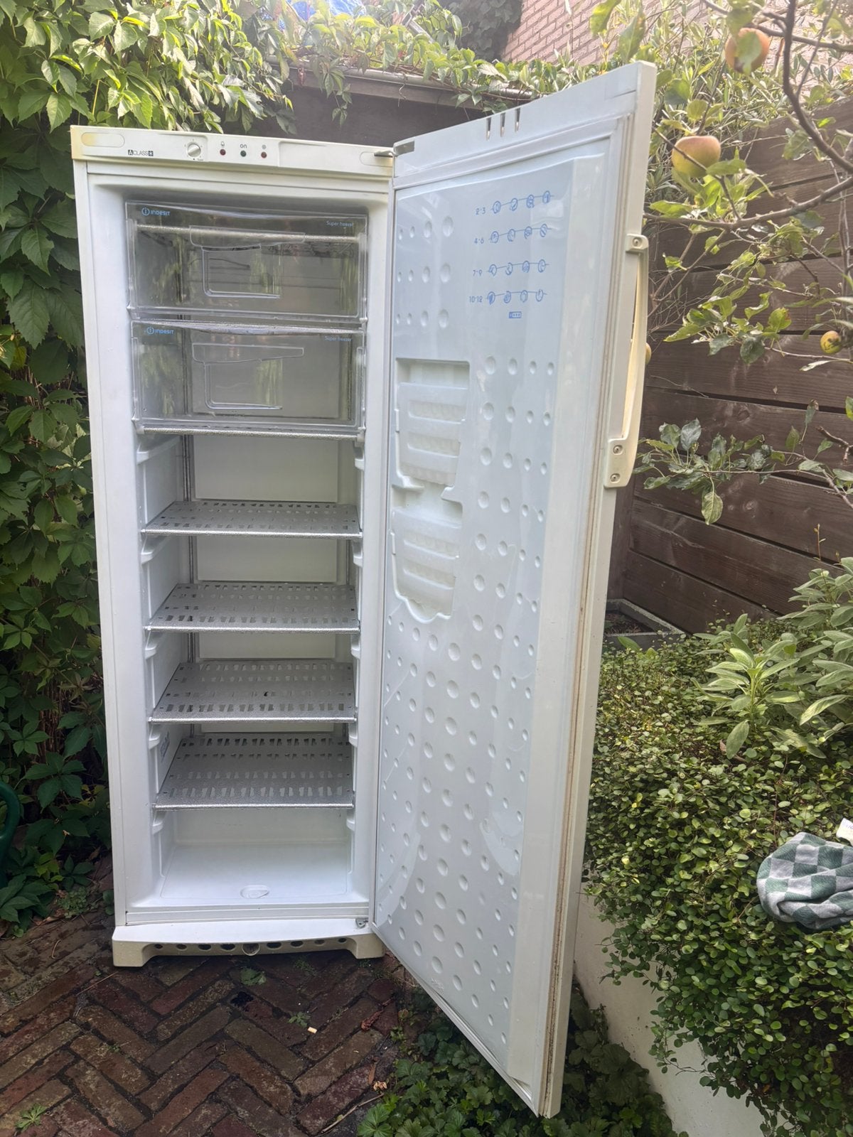Indesit vriezer met 7 lades, Gebruikt, 160 cm of meer, Ophalen, Vrieskast