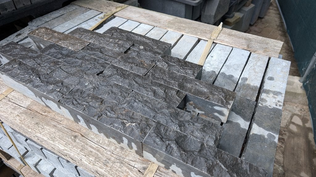 Nieuw! 32 m² Gekloven Blauwe Hardsteen Klinkers (20x5x5 cm), Ophalen, Klinkers, Nieuw, Natuursteen