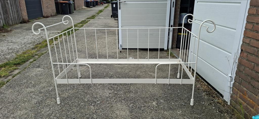 Peuterbed 70x140 cm incl Lattenbodem en Matras, Kinderen en Baby's, Kinderkamer | Bedden, Ophalen, Gebruikt, 70 tot 85 cm, 140 tot 160 cm