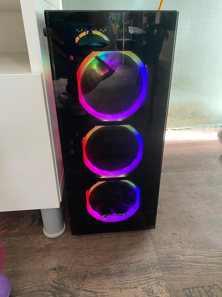 Gaming PC met RGB-verlichting, Computers en Software, Ophalen, 32 GB, Zo goed als nieuw, Gaming