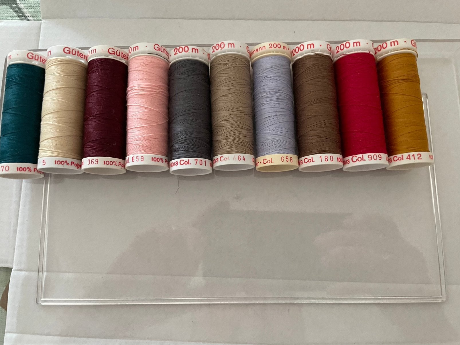 10 klosje versvcillende kleuren naaimachine garen polyeter, Ophalen of Verzenden, Nieuw, Garen of Naald(en)
