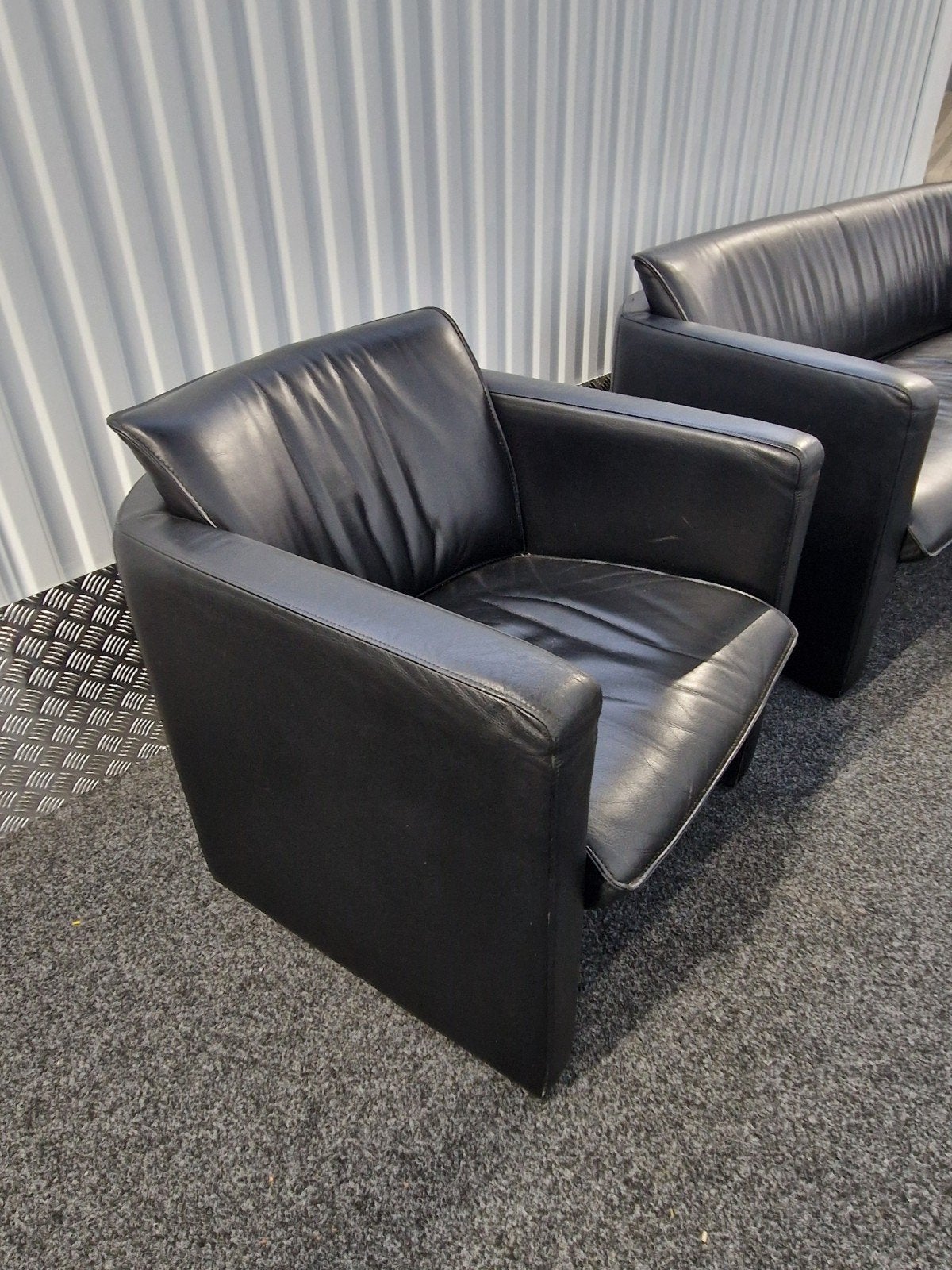 Foto 4 van Leolux 3-zits bank en fauteuil - Fiabo - Zwart leer