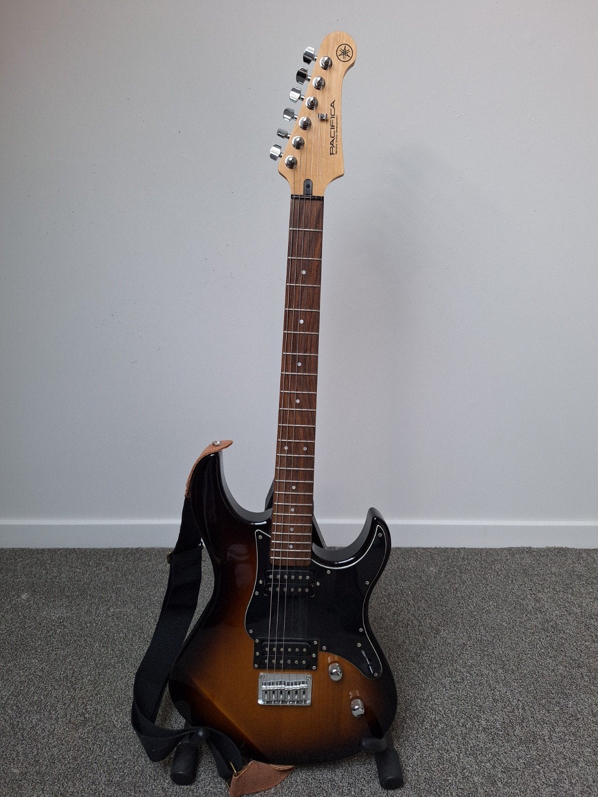 Yamaha Pacifica PAC 120H in absolute nieuwstaat, Muziek en Instrumenten, Ophalen of Verzenden, Zo goed als nieuw, Solid body, Overige merken