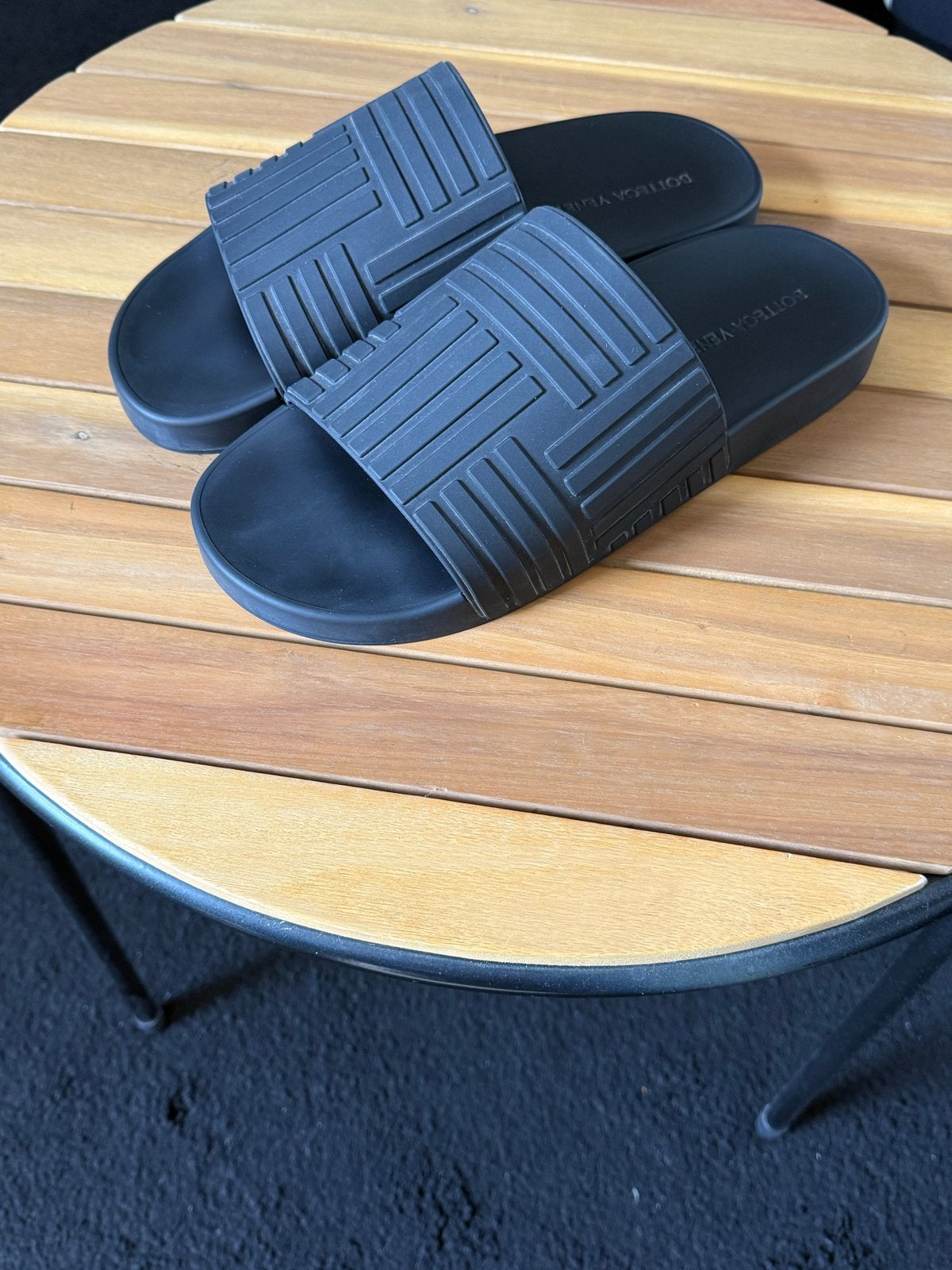 Bottega Veneta rubberen slippers - Maat 44, Slippers, Zwart, Ophalen of Verzenden, Zo goed als nieuw