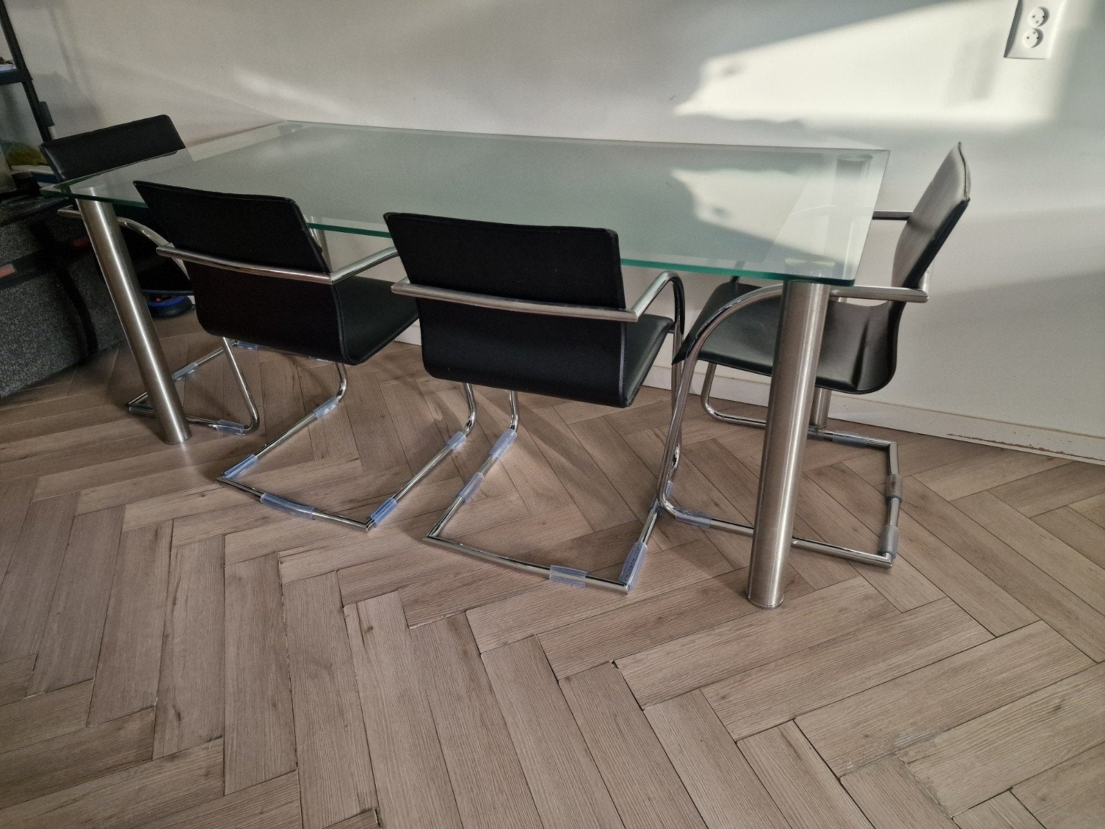Glazen eettafel met 4 stoelen, Huis en Inrichting, Tafels | Eettafels, Gebruikt, 100 tot 150 cm, Glas, Modern