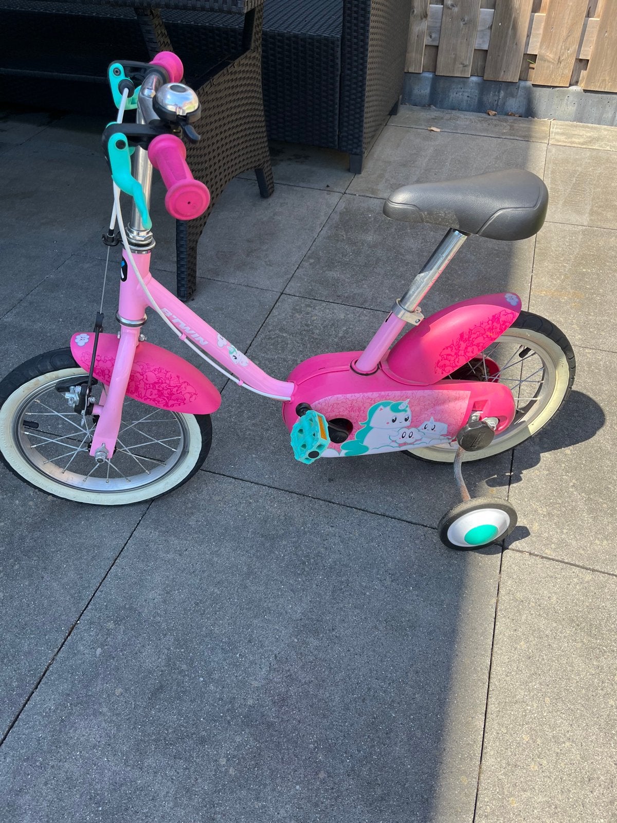 Roze kinderfiets B'TWIN met zijwieltjes, Zijwieltjes, Gebruikt, Velgrem, Ophalen of Verzenden