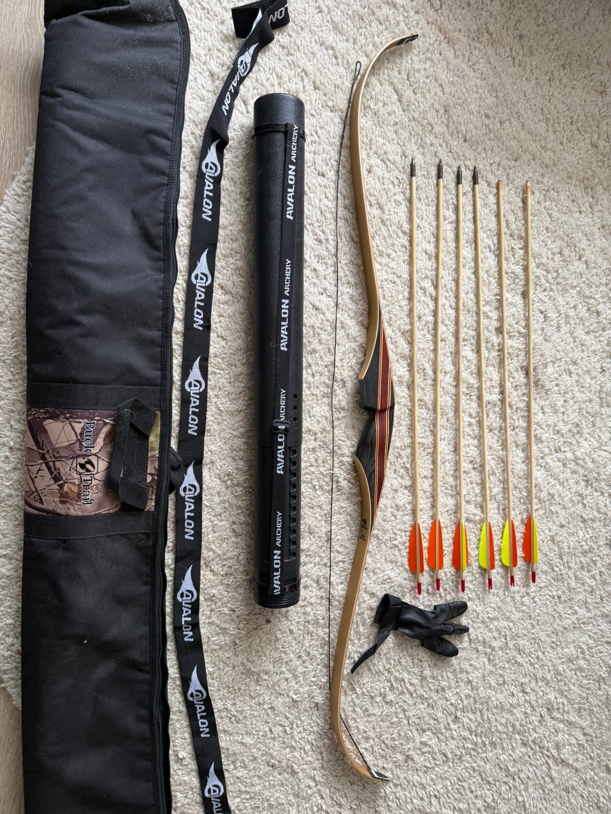 Jachtboog bearpaw 35 lbs, Ophalen, Zo goed als nieuw
