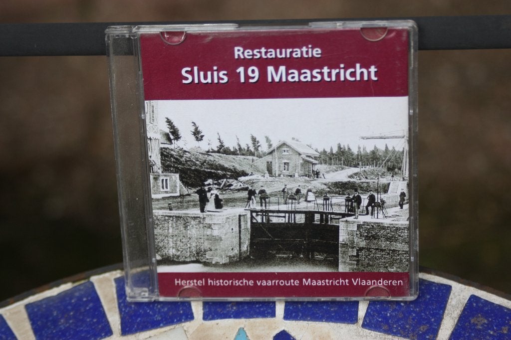 CDrom restauratie Sluis 19 Maastricht herstel vaarroute 2003, Ophalen of Verzenden, Zo goed als nieuw