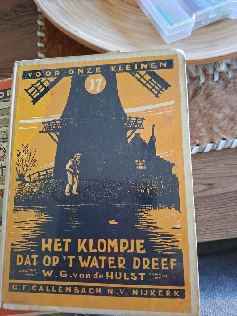 Het Klompje Dat Op 't Water Dreef - W.G. van de Hulst, Ophalen of Verzenden, Gelezen, W.G. van de Hulst, Fictie algemeen